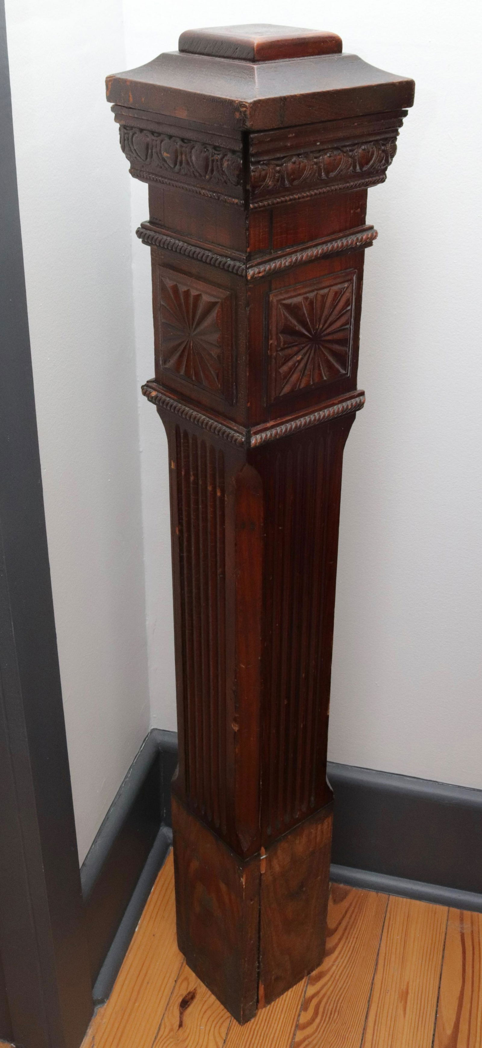 CARVED WOODEN NEWEL POST (1 of 2)