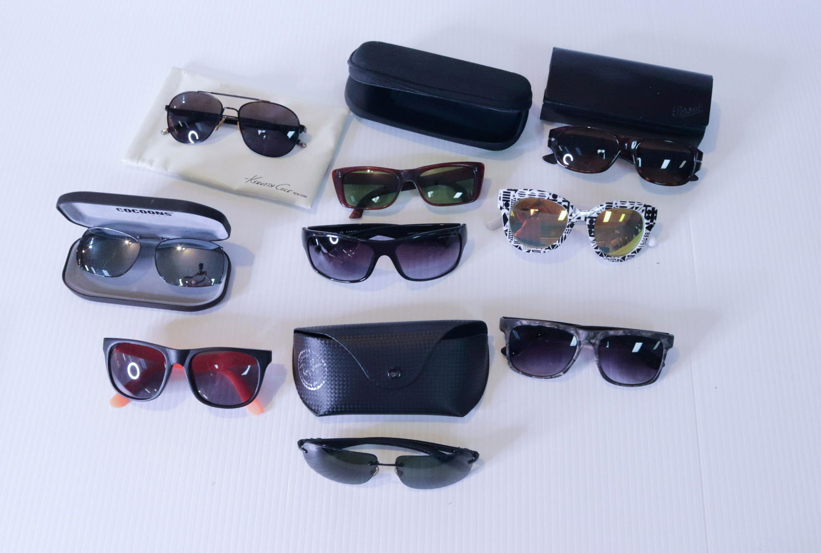 GROUP LOT MEN'S SUNGLASSES (1 of 4)