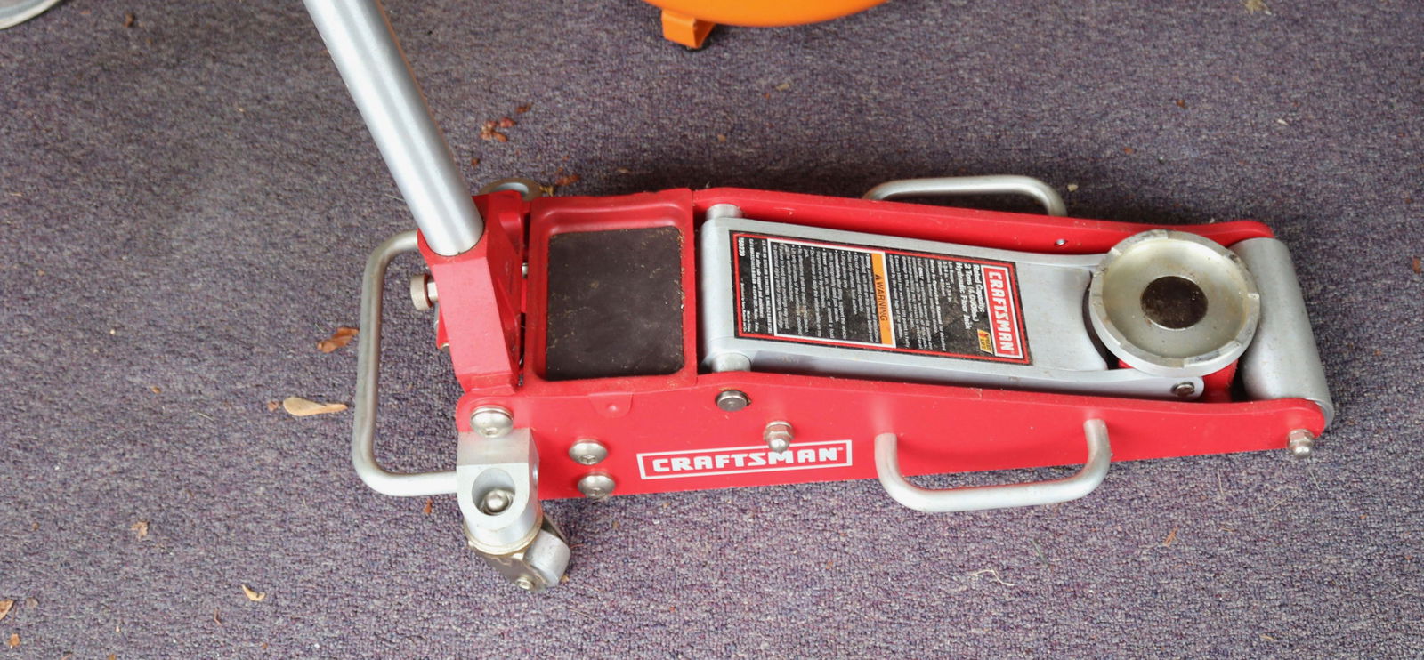 CRAFTSMAN 2-TON HYDROLIC FLOOR JACK (1 of 1)