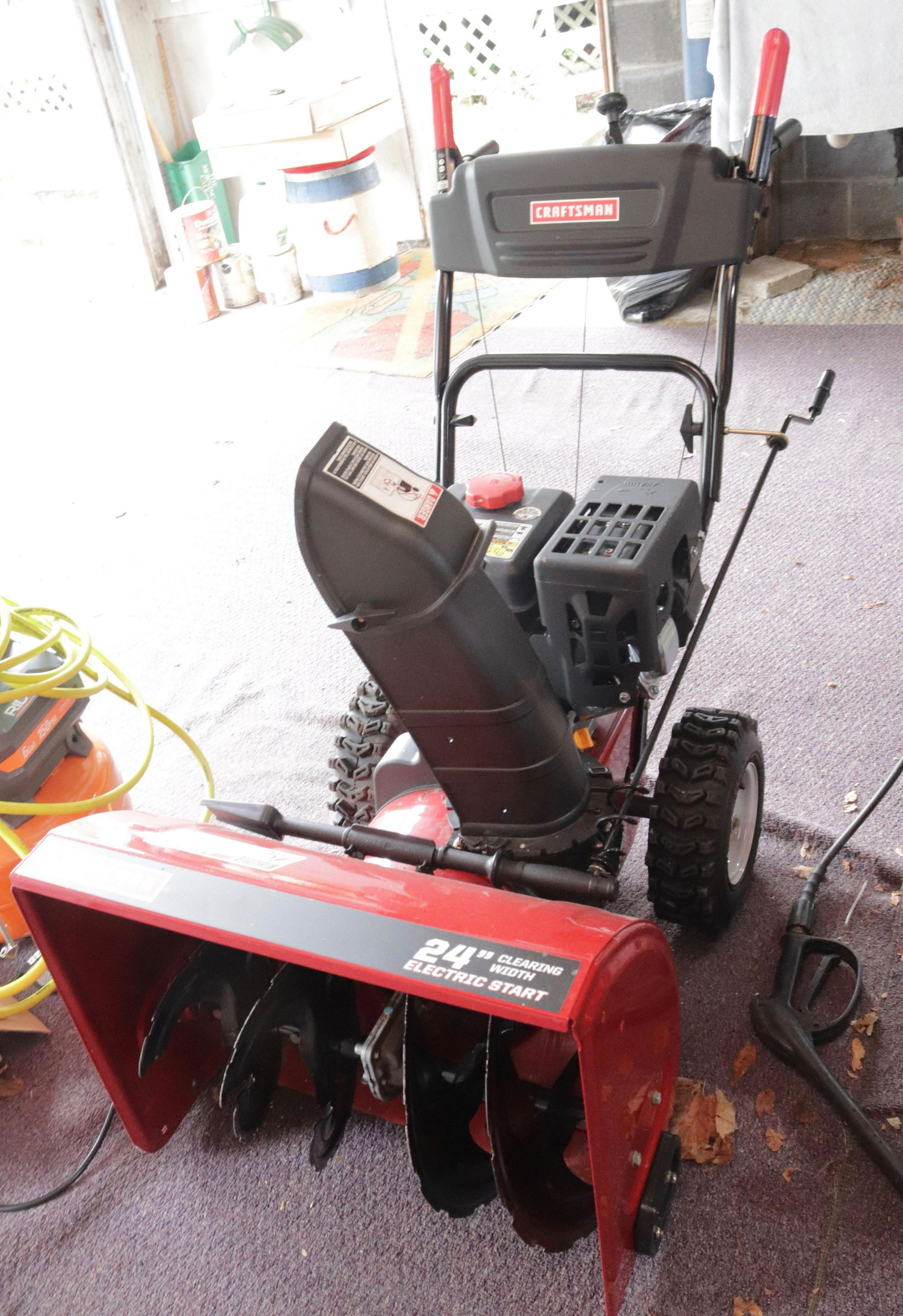CRAFTSMAN 24" SNOW BLOWER (1 of 4)