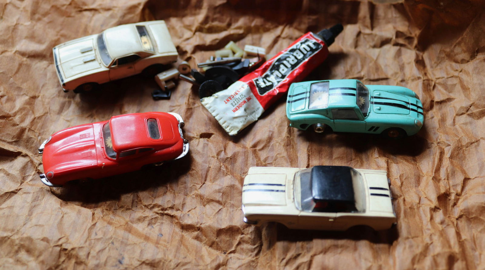 SLOT CARS AND TRACK: SLOT CARS AND TRACK