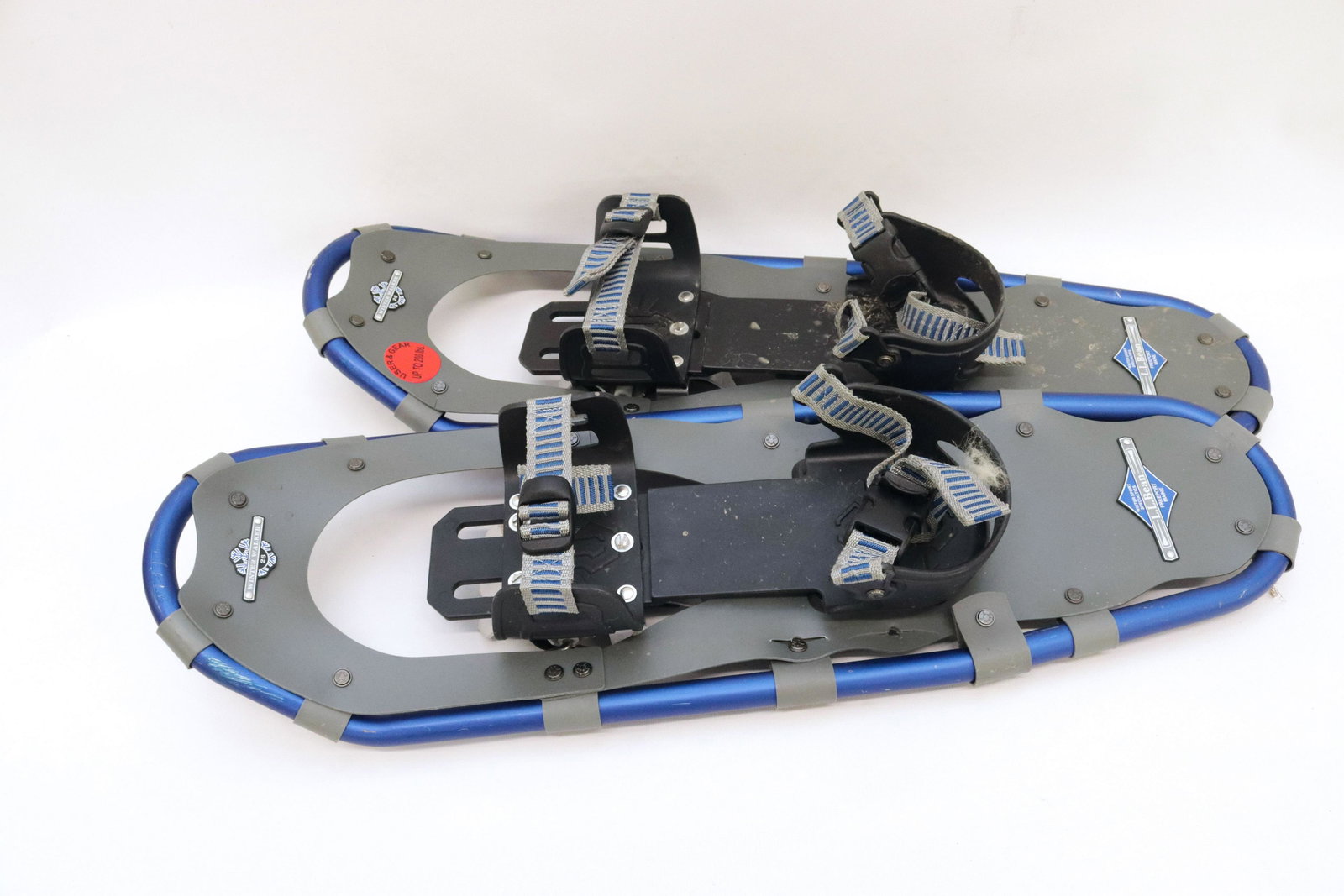 PAIR OF L.L. BEAN SNOWSHOES: MRKD. WINTER WALKER 26 26" L