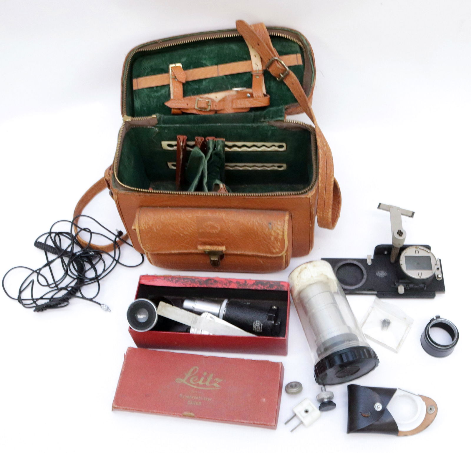 VINTAGE LEITZ WETZLAR CAMERA ACCESSORIES (1 of 3)