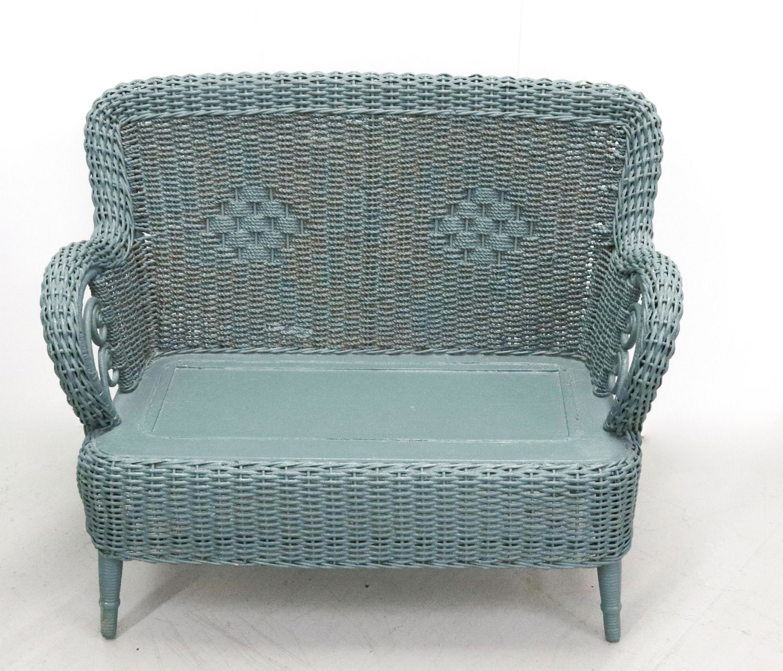 CHILDS WICKER SETTEE (1 of 2)