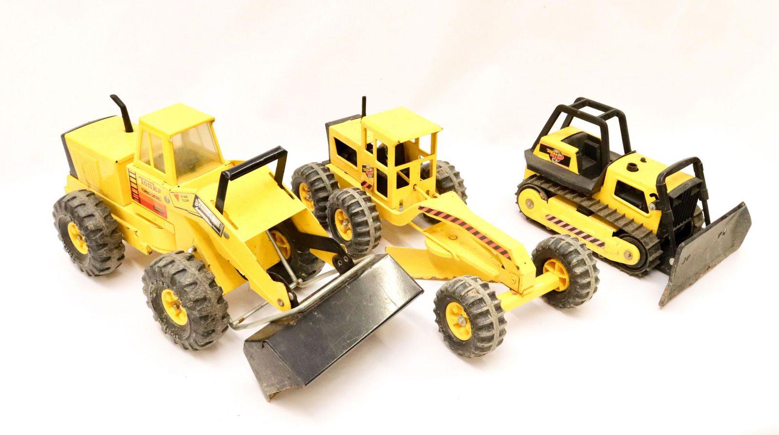 GROUP OF TONKA TOYS: GRATER, BULLDOZER AND SHOVEL 21" L