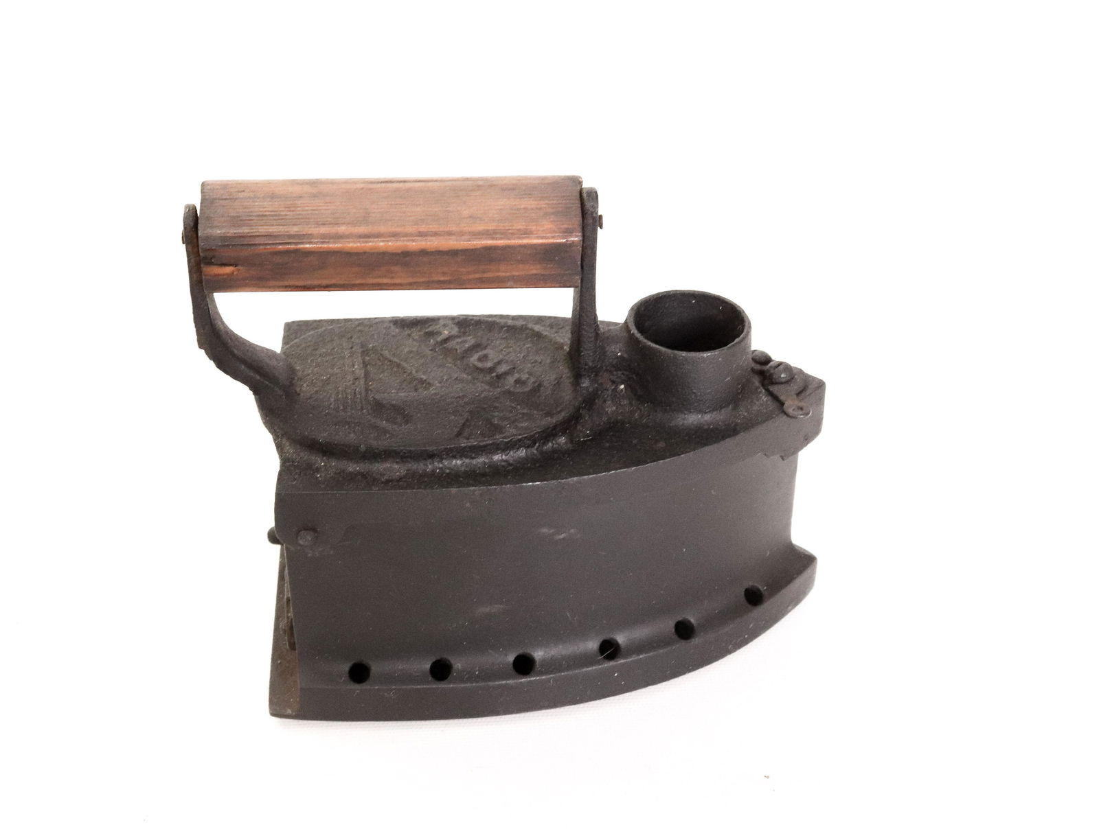 CHARCOAL IRON: ORIENTAL CHARCOAL IRON WITH SHORT CHIMNEY Size 6"