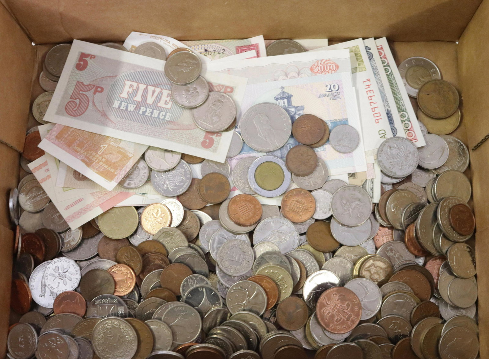 BOX LOT OF PAPER AND COIN FOREIGN CURRENCY: BOX LOT OF PAPER AND COIN FOREIGN CURRENCY
