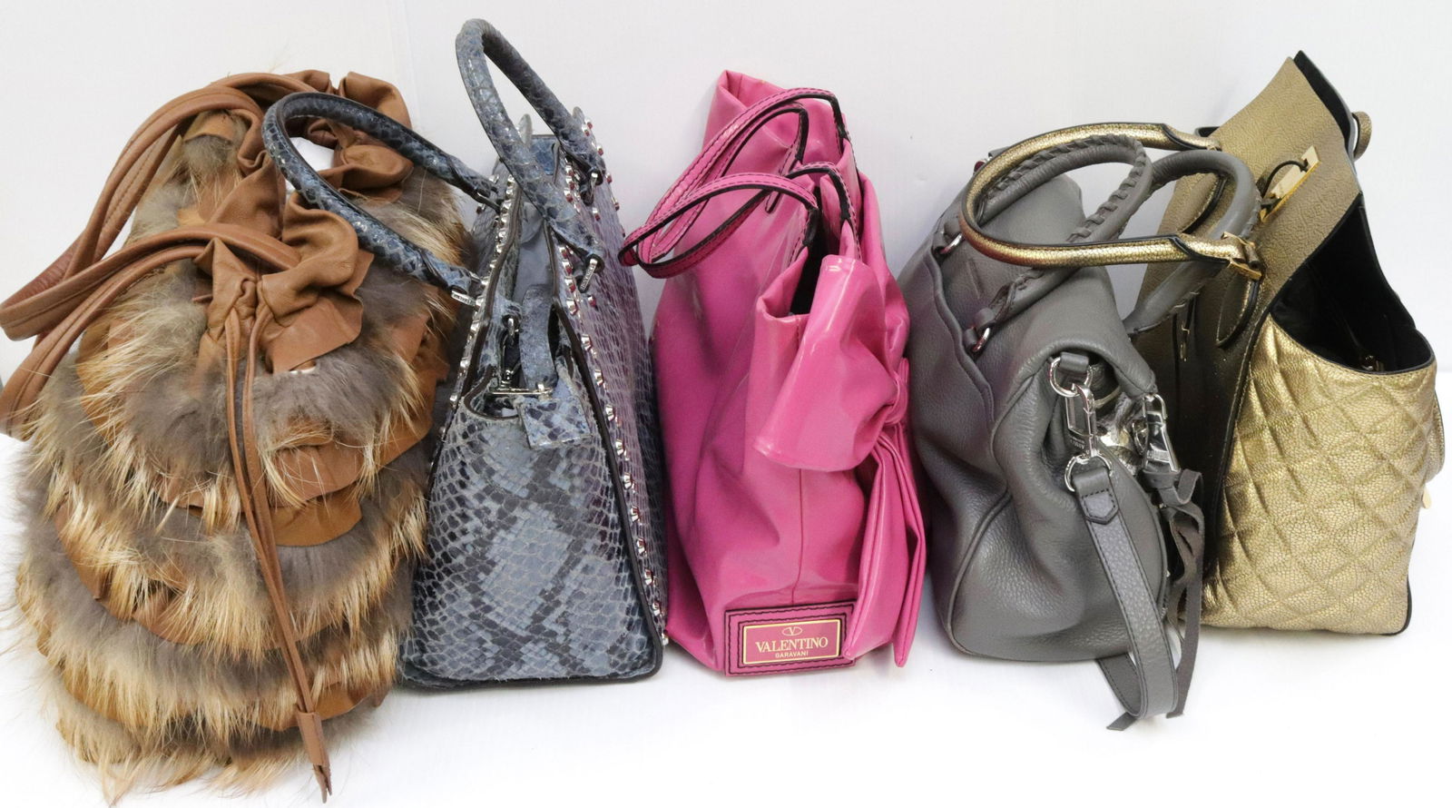GROUP LOT OF DESIGNER PURSES: (5) PURSES INCLUDING: ELIE TAHARI, TWO MICHAEL KORS AND MORE
