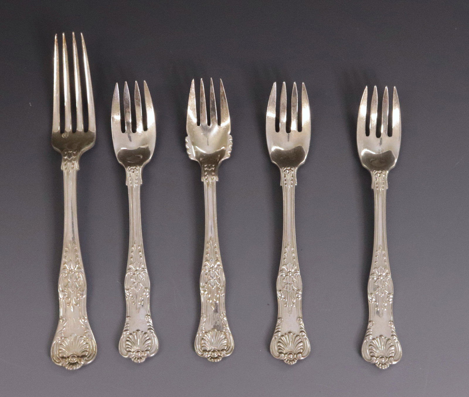 TIFFANY AND COMPANY FLATWARE: KINGS PATTERN (5) PIECES - DESSERT AND DINNER FORK - SILVER PLATED