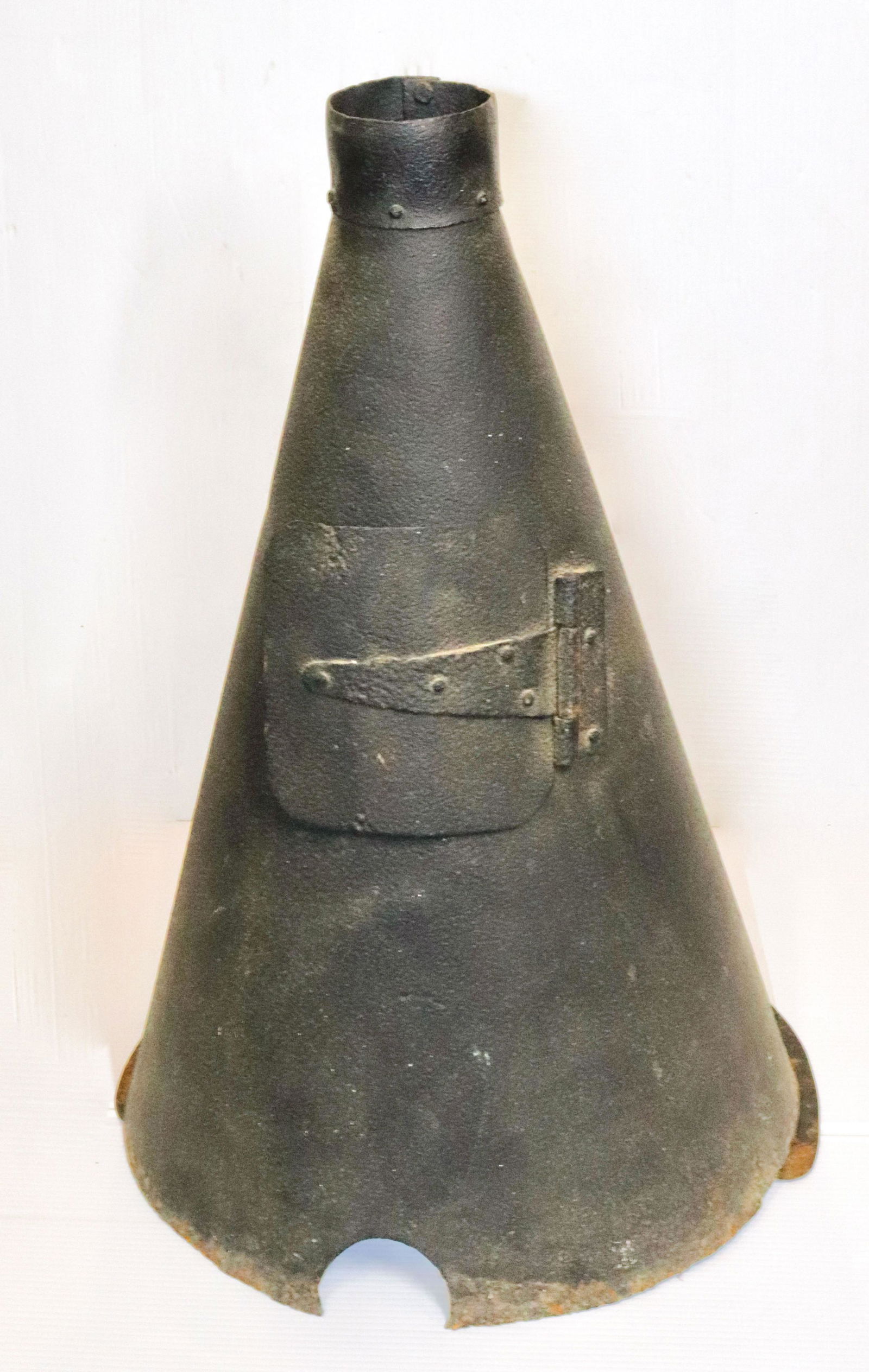 ORIGINAL CIVIL WAR SIBLEY STOVE: WITH BASE PLATE - IN GOOD ORIGINAL CONDITION Size 30" H