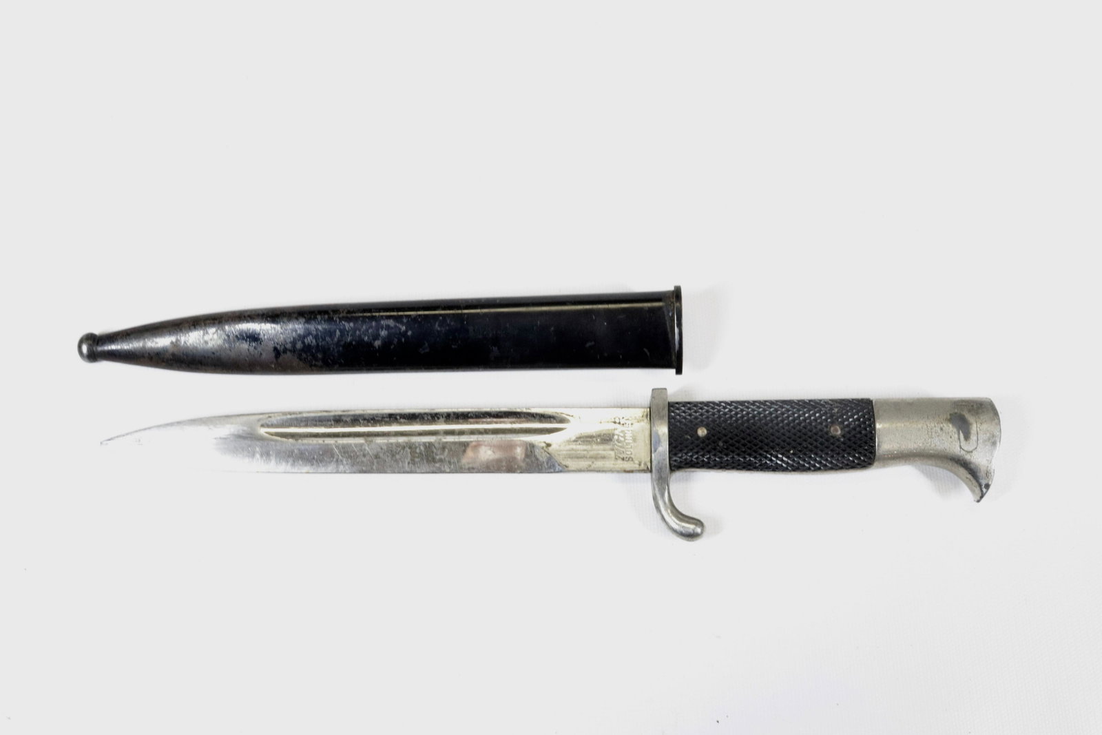 GERMAN WWII DRESS BAYONET: BLADE STAMPED "TIGER SOLINGEN" RIGHT SIDE OF BLADE HAS ETCHED TIGER - PUSH BUTTON FUNCTION Size 13 3/4" OVERALL LENGTH