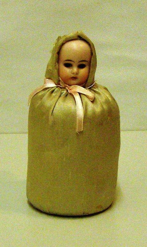 7" BISQUE DOLL - GERMANY 1901 16/0 WITH HORSE SHOE : 7" BISQUE DOLL - GERMANY 1901 16/0 WITH HORSE SHOE - O MO - PAINTED EYES - PIN CUSHION