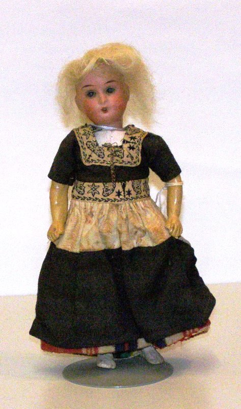8" DEP RA 15/0 HOLLAND DRESSED DOLL : 8" DEP RA 15/0 HOLLAND DRESSED DOLL