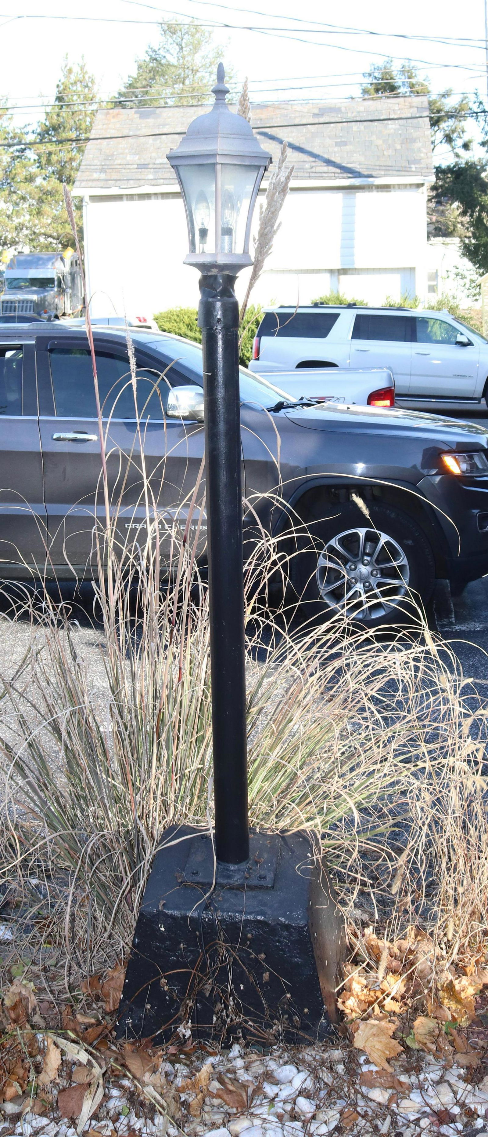 OUTSIDE LIGHTING (1 of 5)