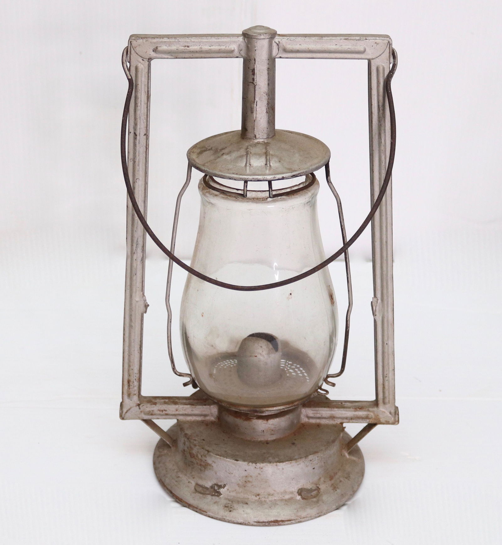 DIETZ TIN LANTERN (1 of 2)