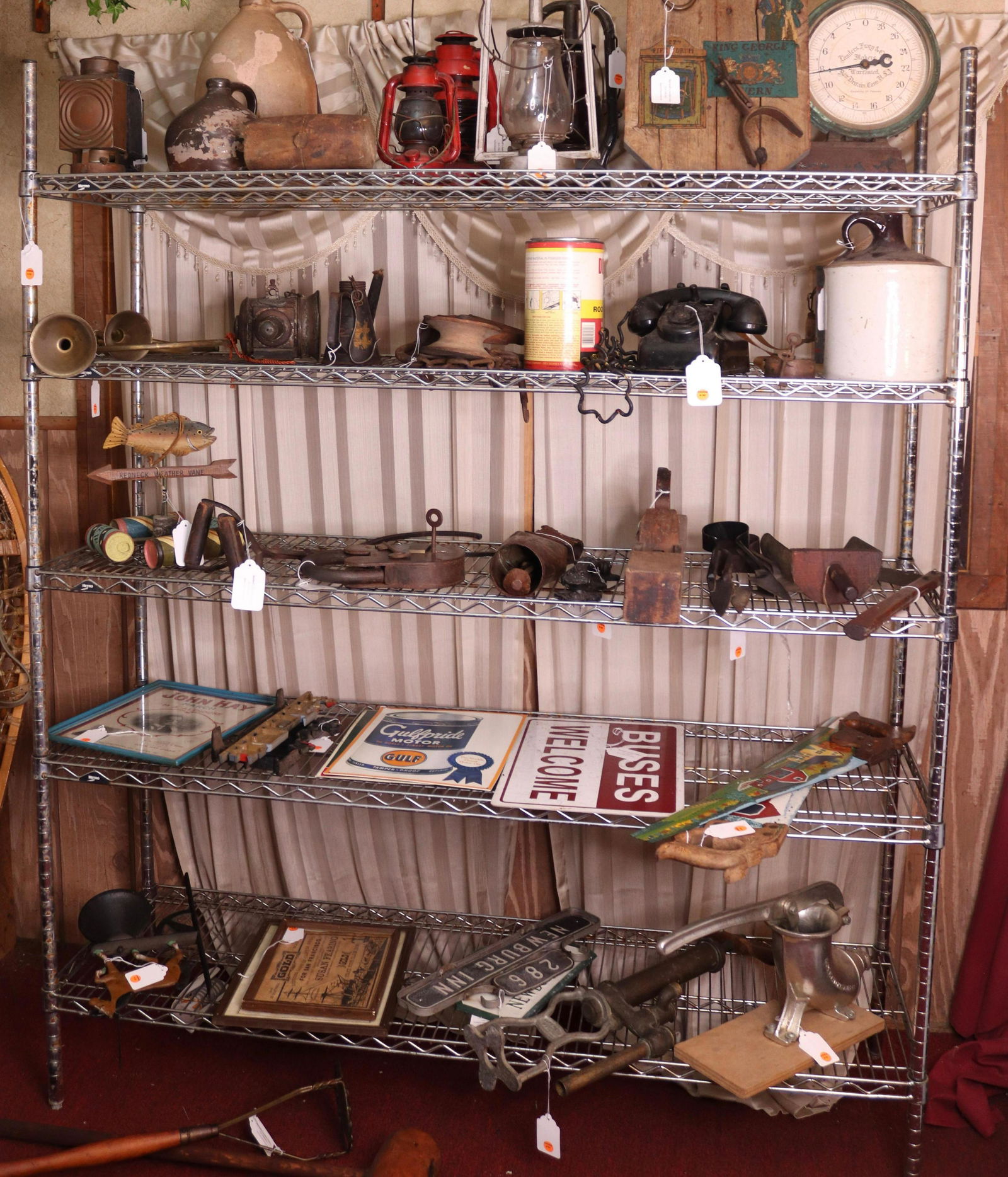 METRO WIRE STORAGE SHELVES (1 of 1)