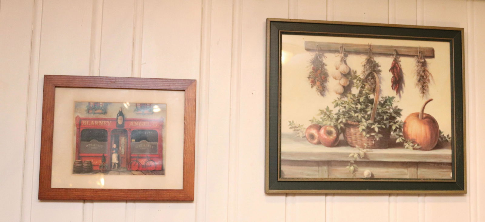 GROUP LOT OF DECORATIVE ARTWORK (1 of 2)