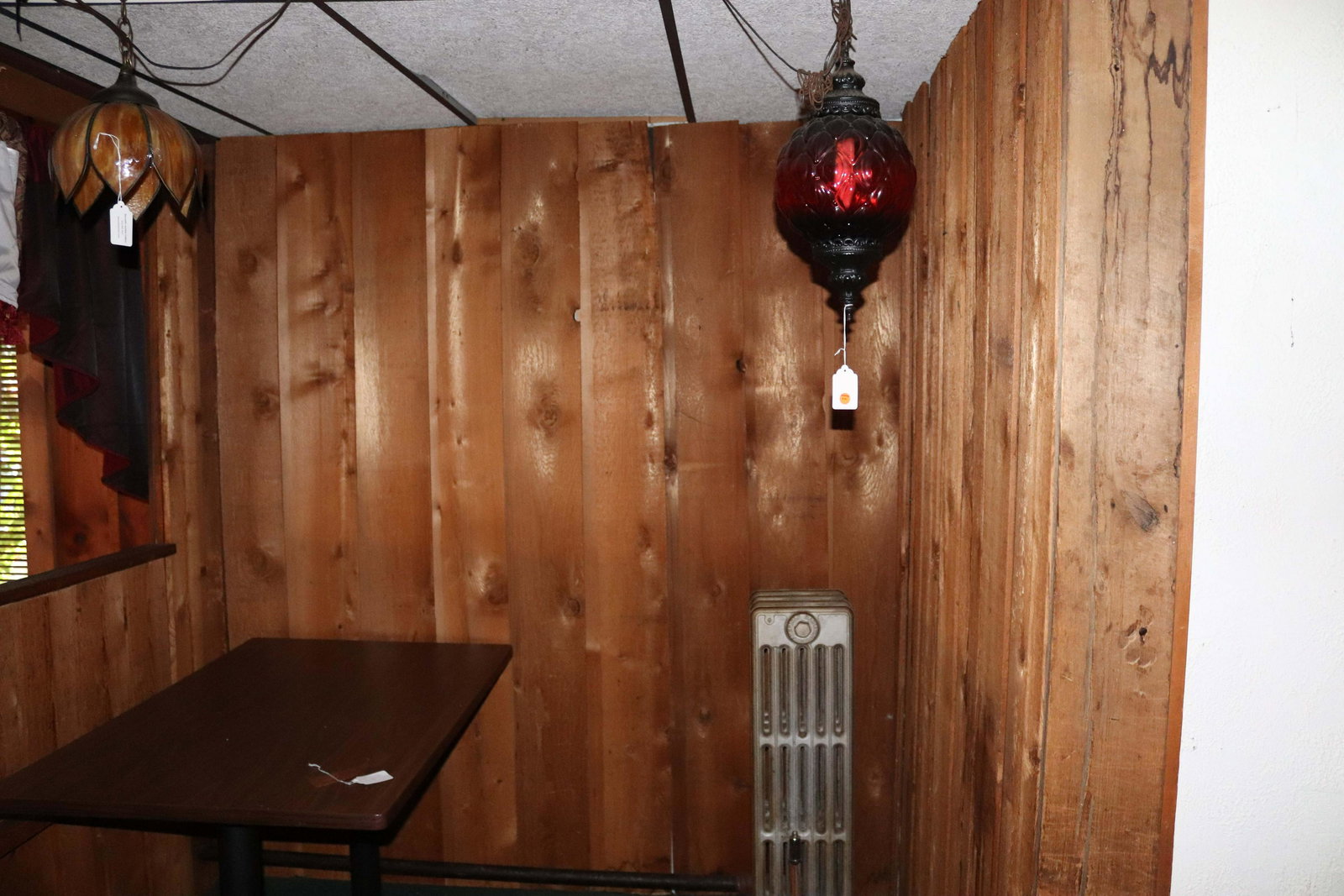 LARGE LOT OF PINE WALL BOARDS (1 of 10)