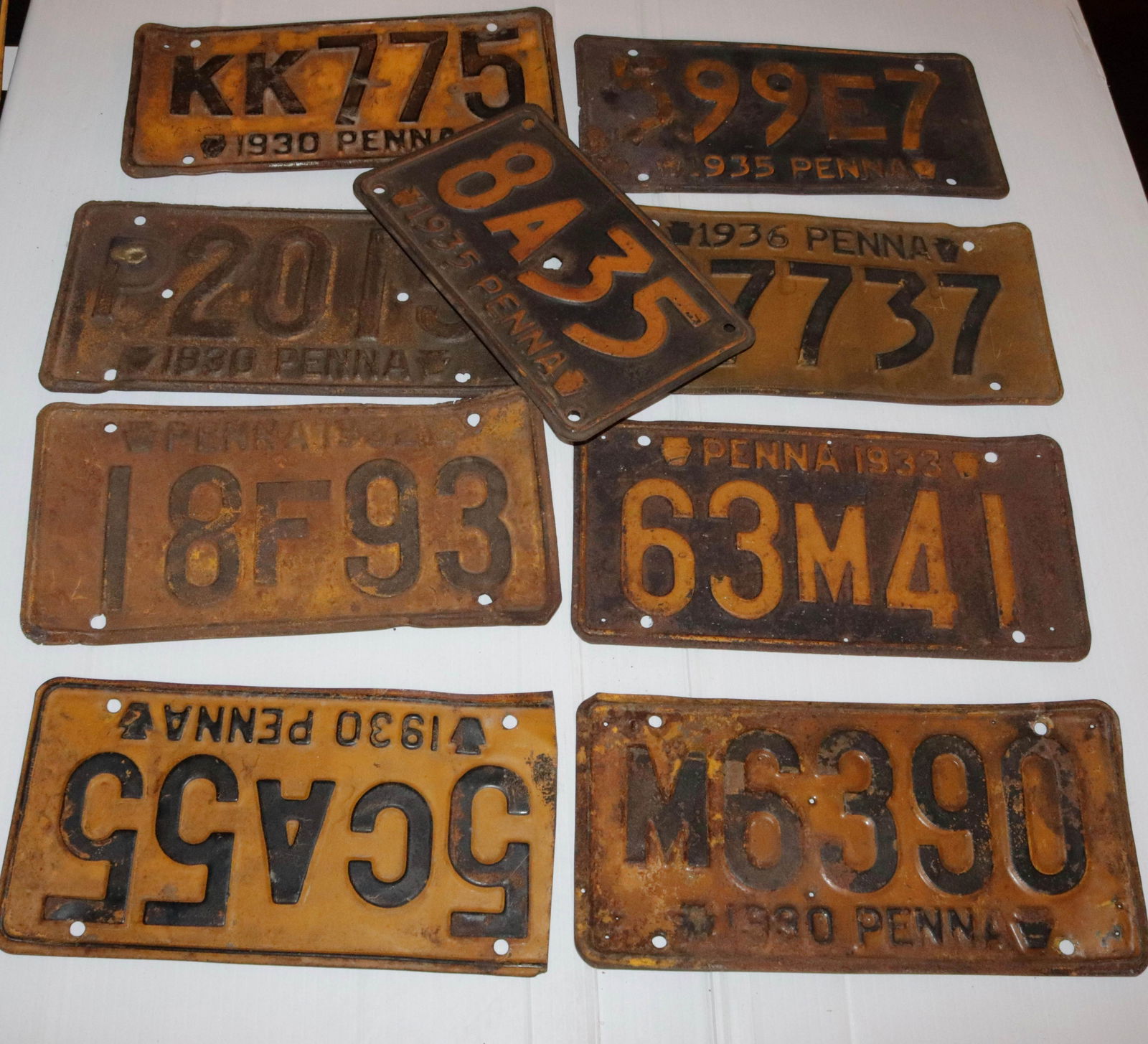 GROUP LOT OF 1930S PENNSYLVANIA LICENSE PLATES (1 of 1)