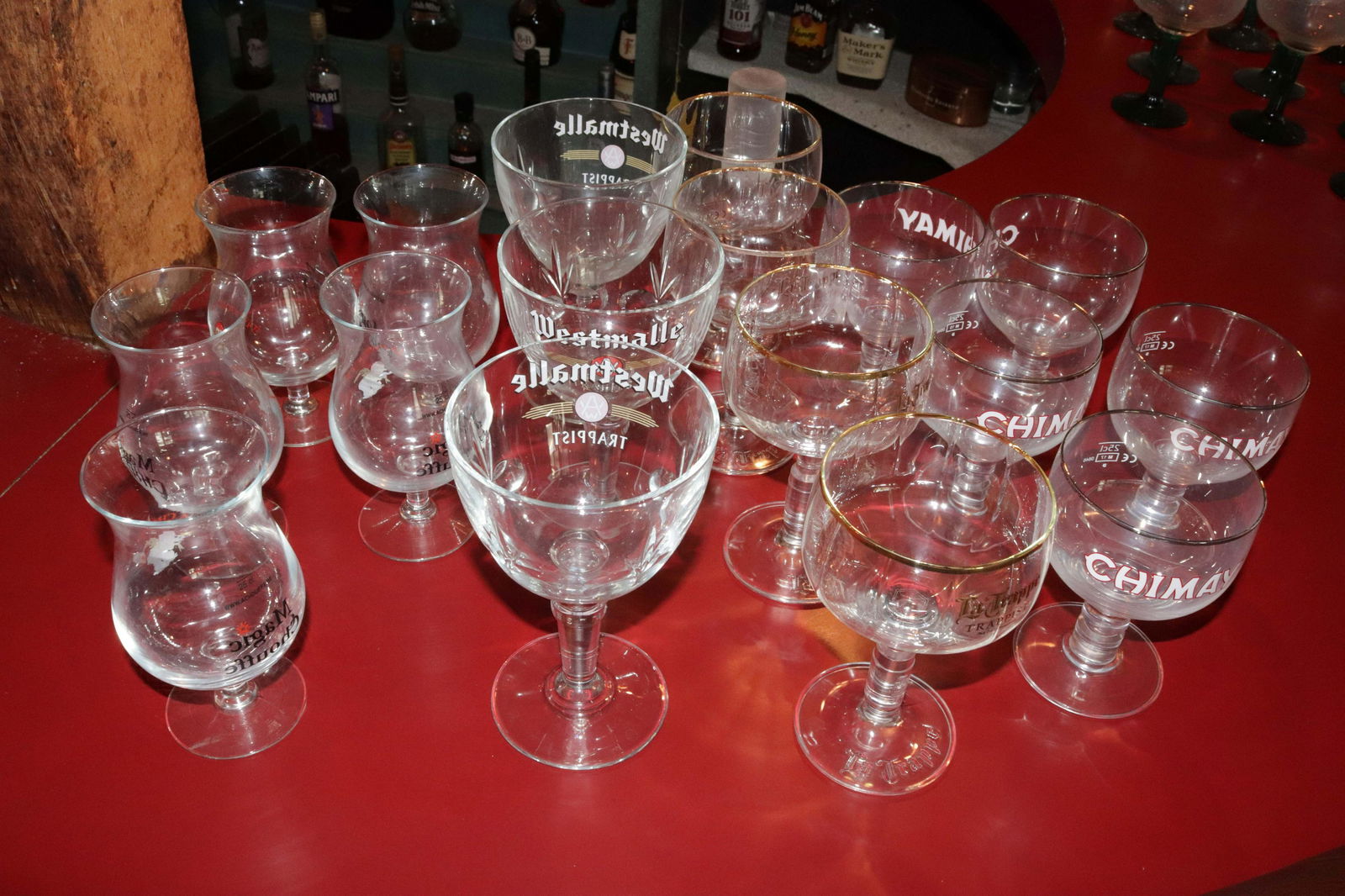 GROUP LOT OF GLASSWARE (1 of 1)