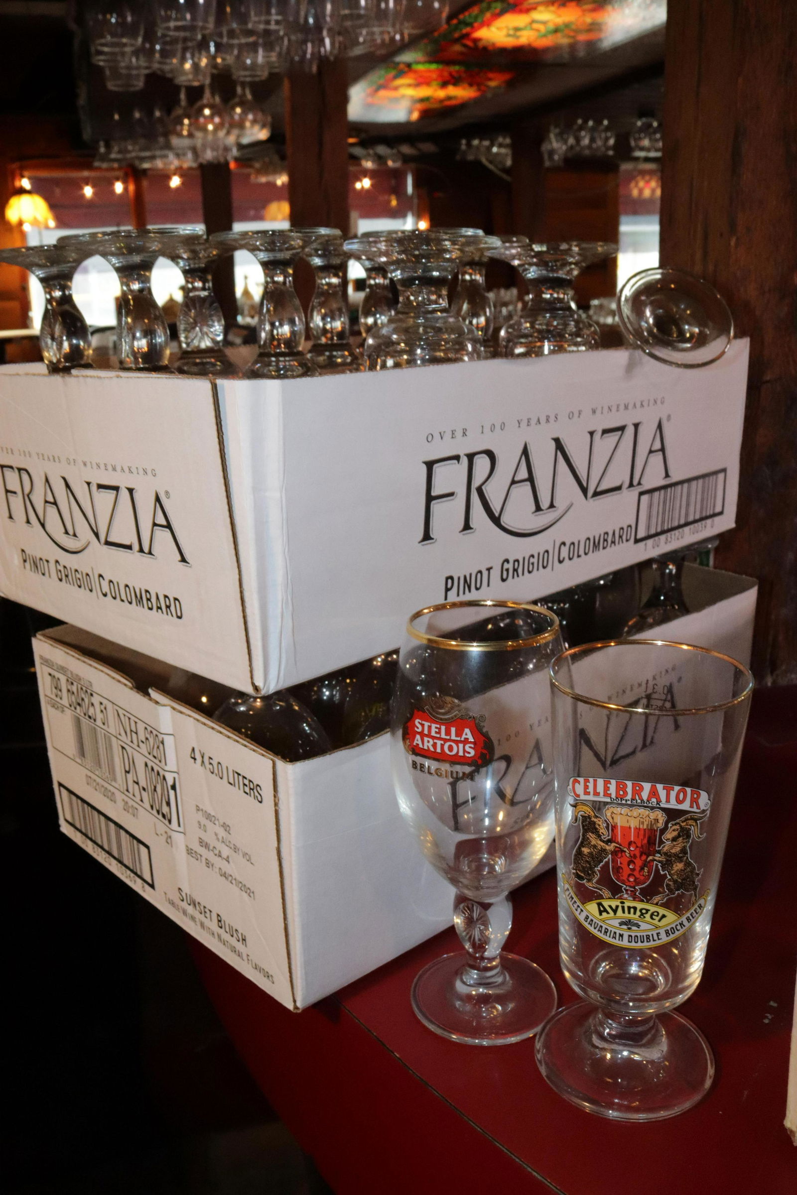 GROUP LOT OF GLASSWARE (1 of 2)