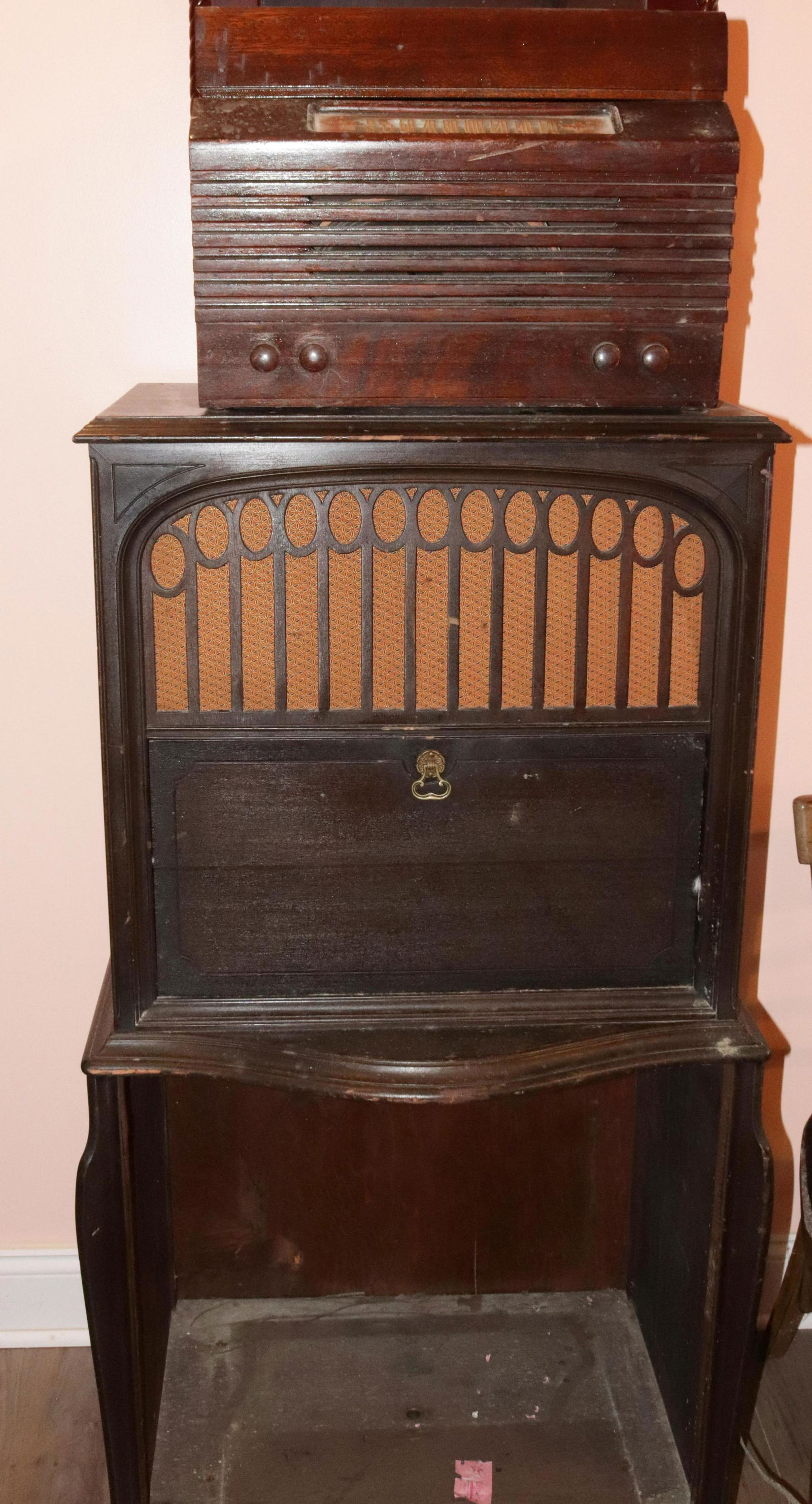 VINTAGE OLYMPIC RADIO AND FLOOR MODEL RADIO CASE (1 of 3)