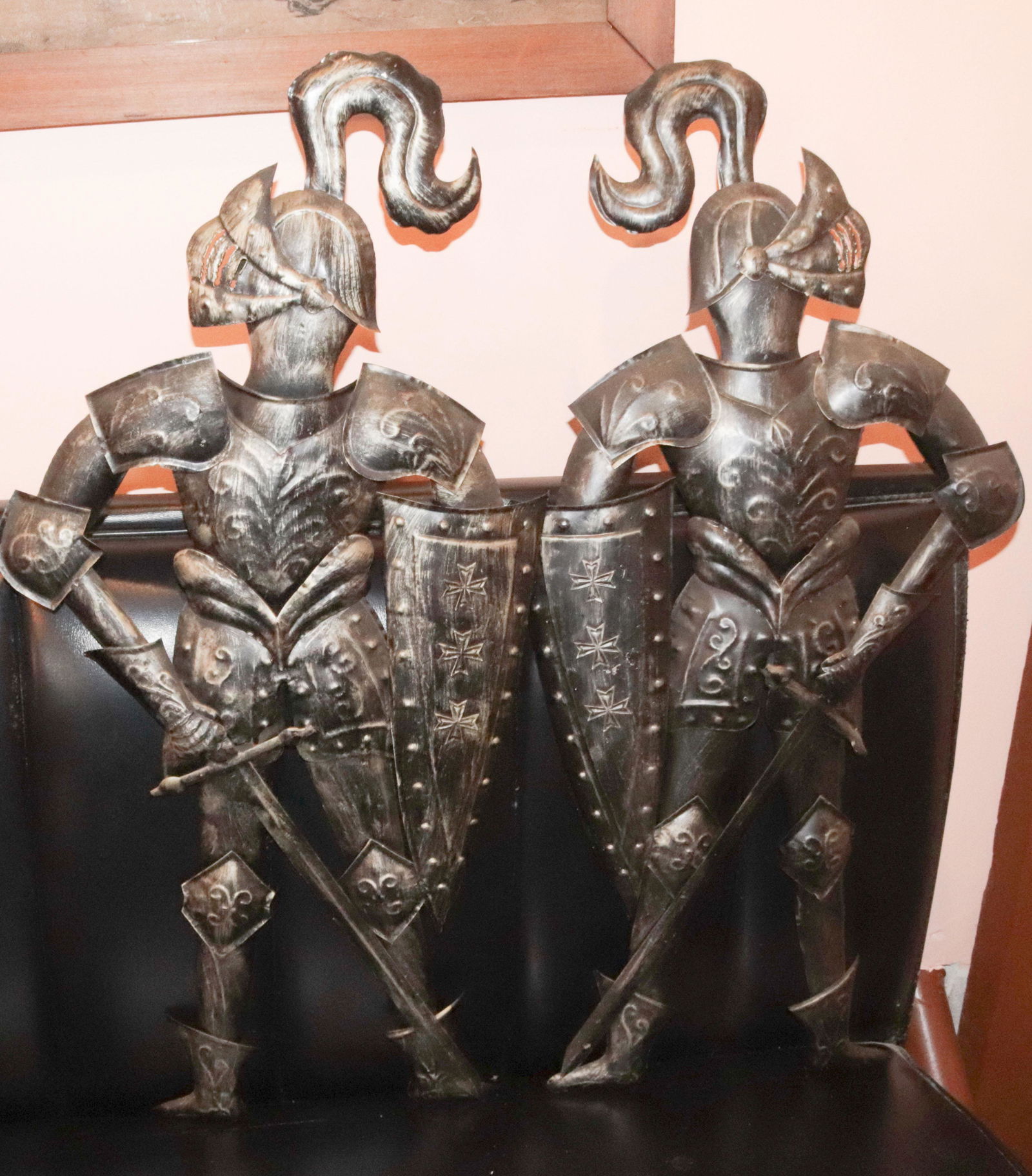 PAIR OF WALL PLAQUES (1 of 1)