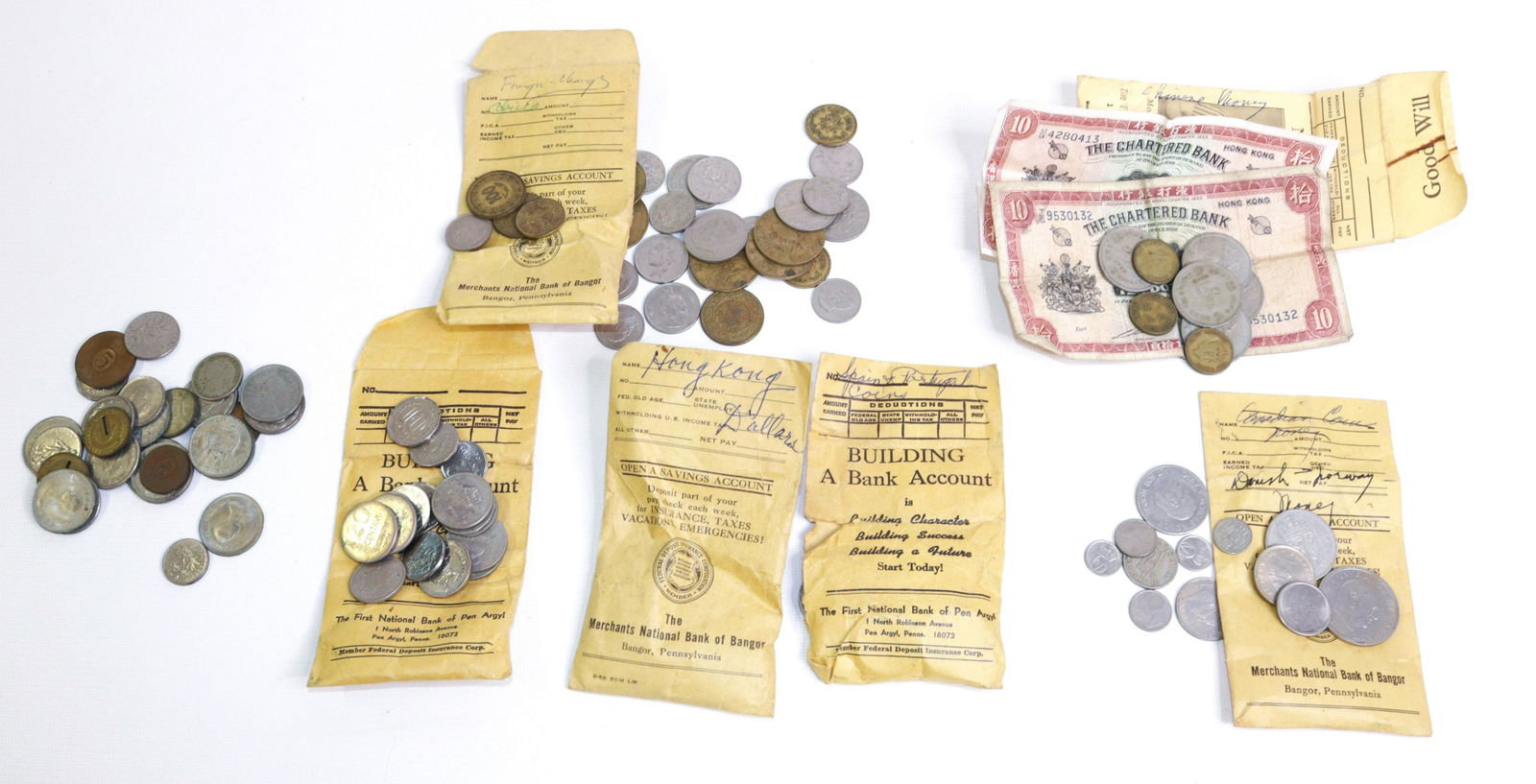 LARGE LOT OF FOREIGN MONEY (1 of 3)