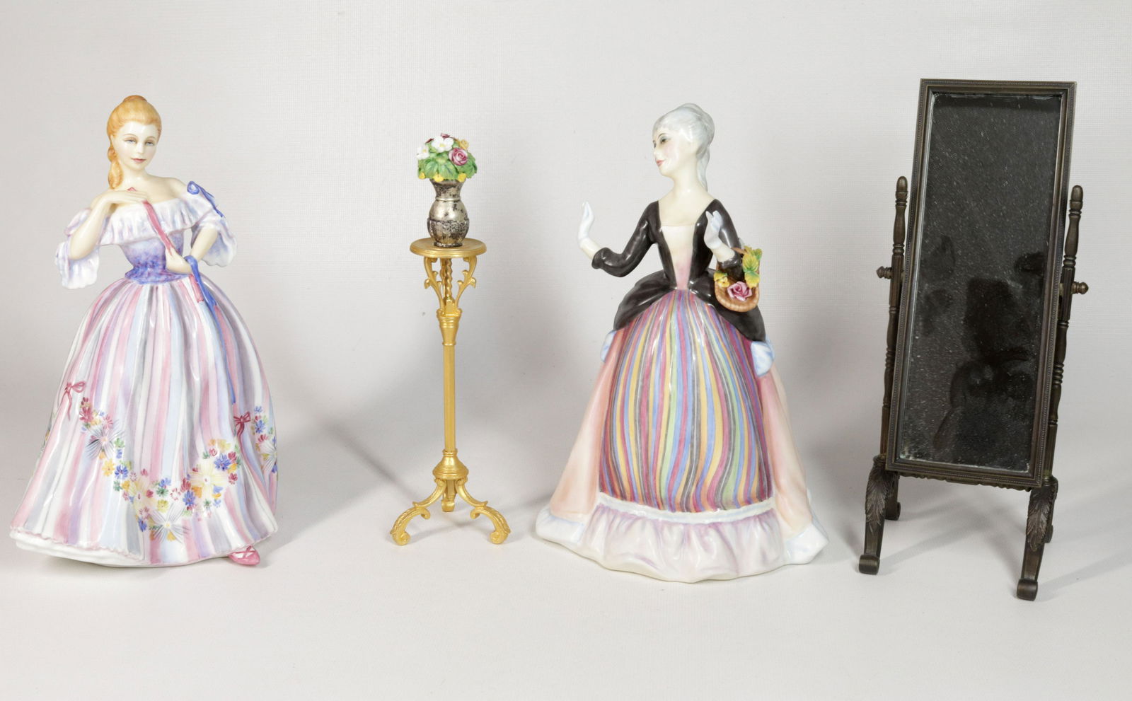 PAIR OF ROYAL DOULTON PORCELAIN FIGURES (1 of 3)
