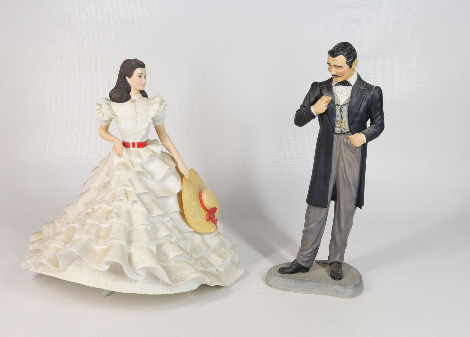 PAIR OF FRANKLIN MINT PORCELAIN FIGURES (1 of 3)