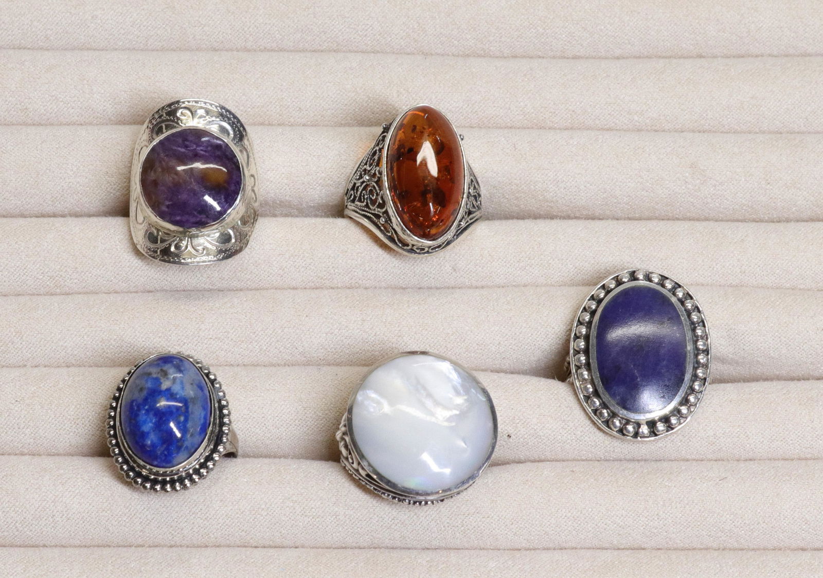 GROUP LOT OF CONTEMPORARY JEWELRY (1 of 2)