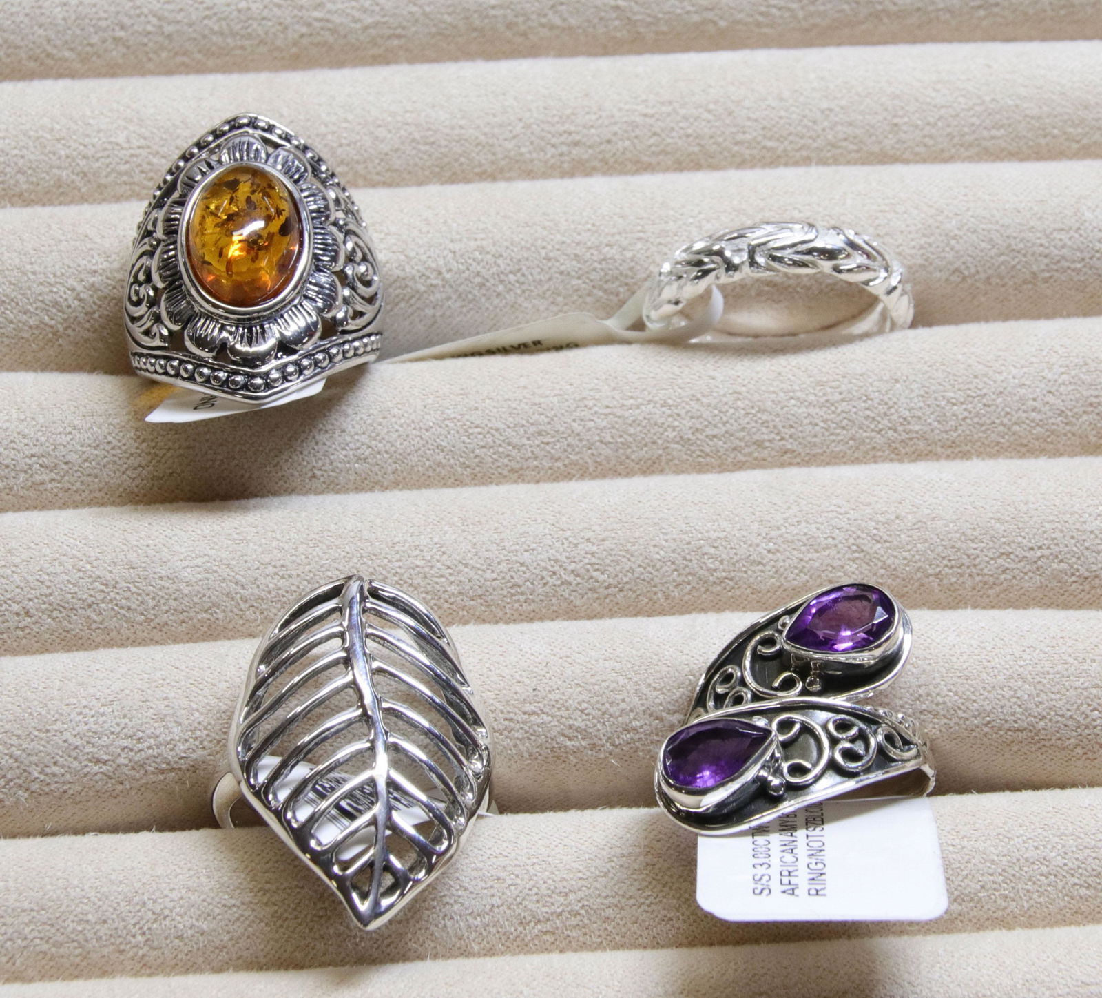 GROUP LOT OF CONTEMPORARY JEWELRY (1 of 3)