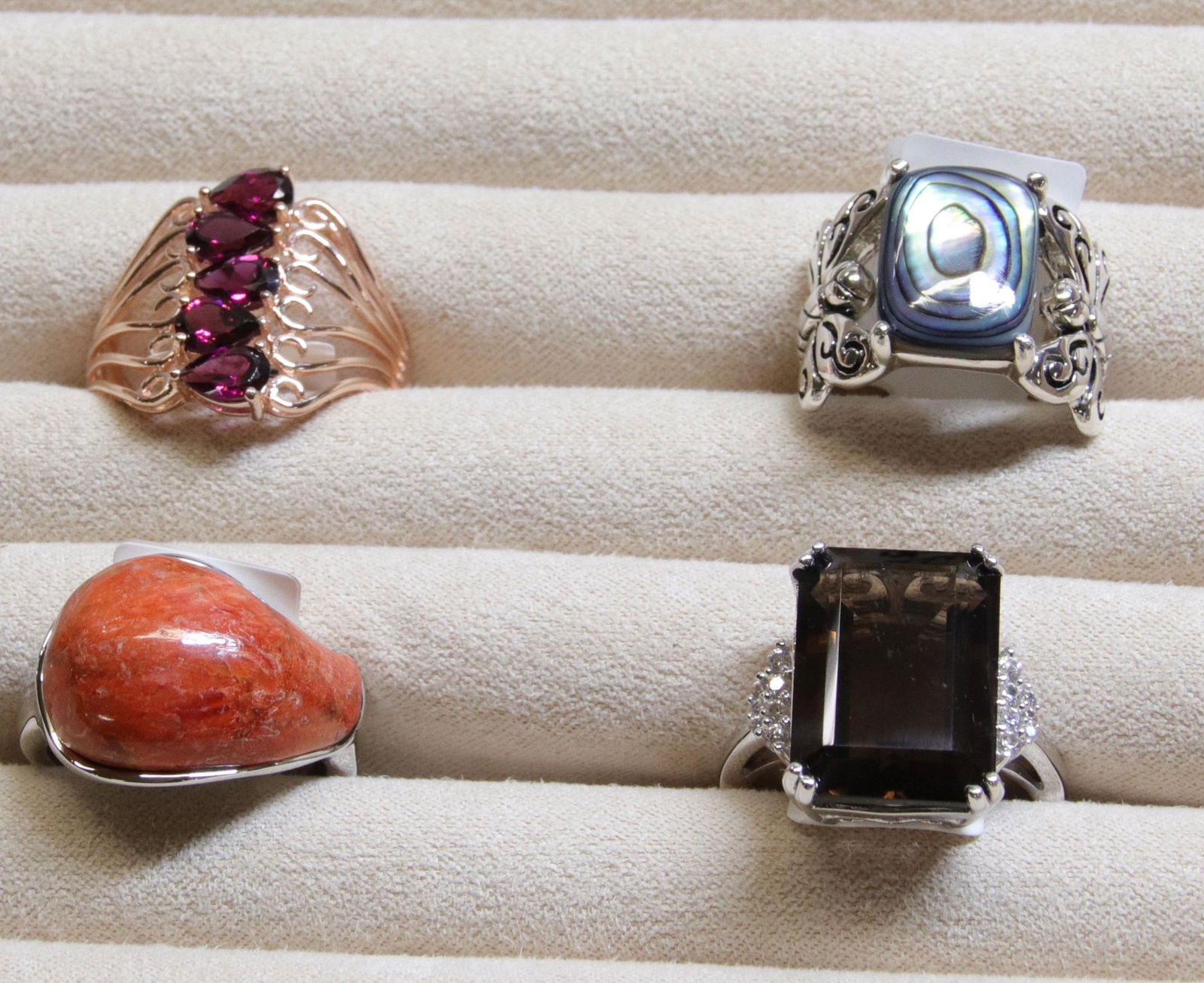 GROUP LOT OF CONTEMPORARY JEWELRY (1 of 4)