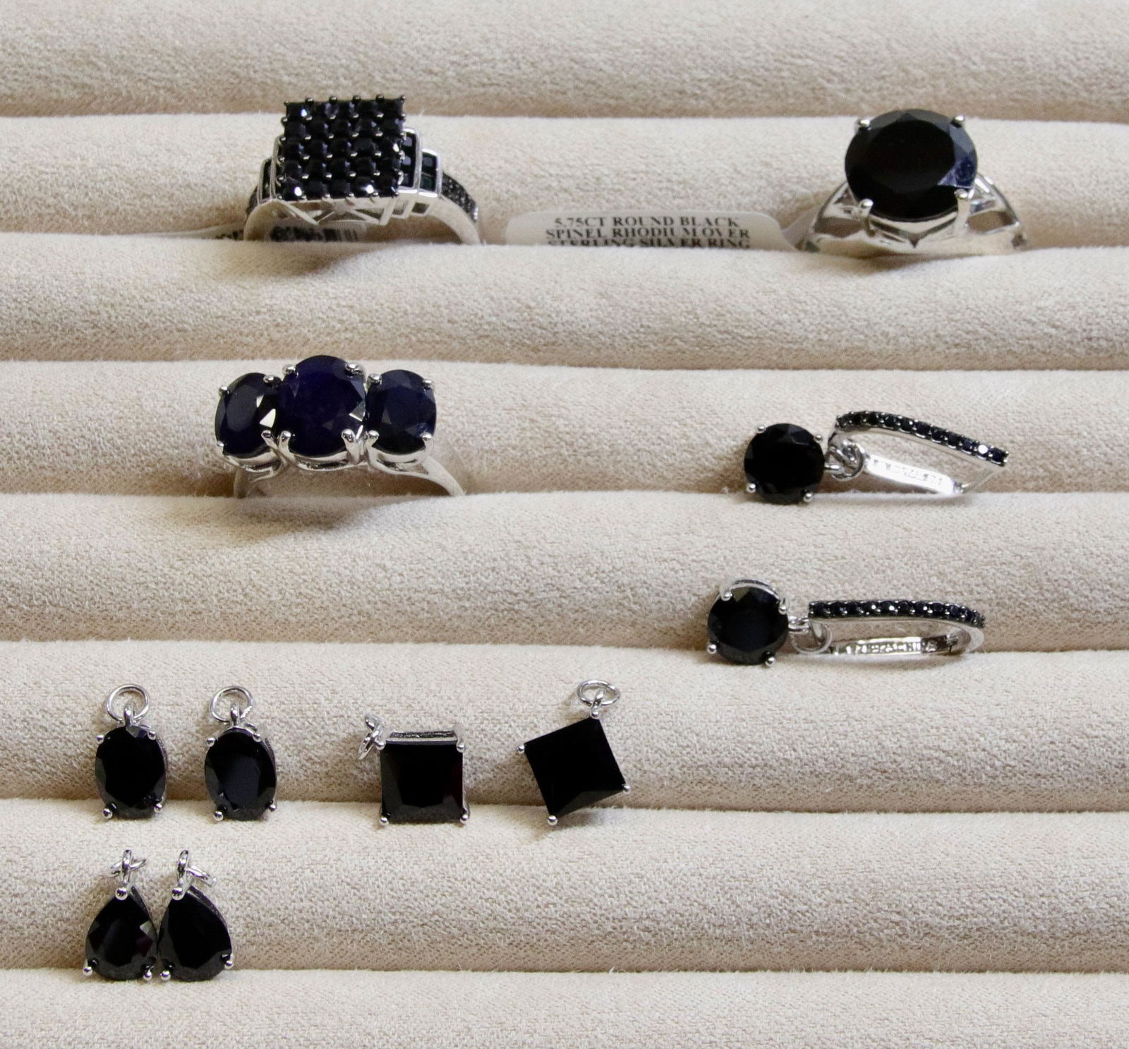 GROUP LOT OF CONTEMPORARY JEWELRY (1 of 3)