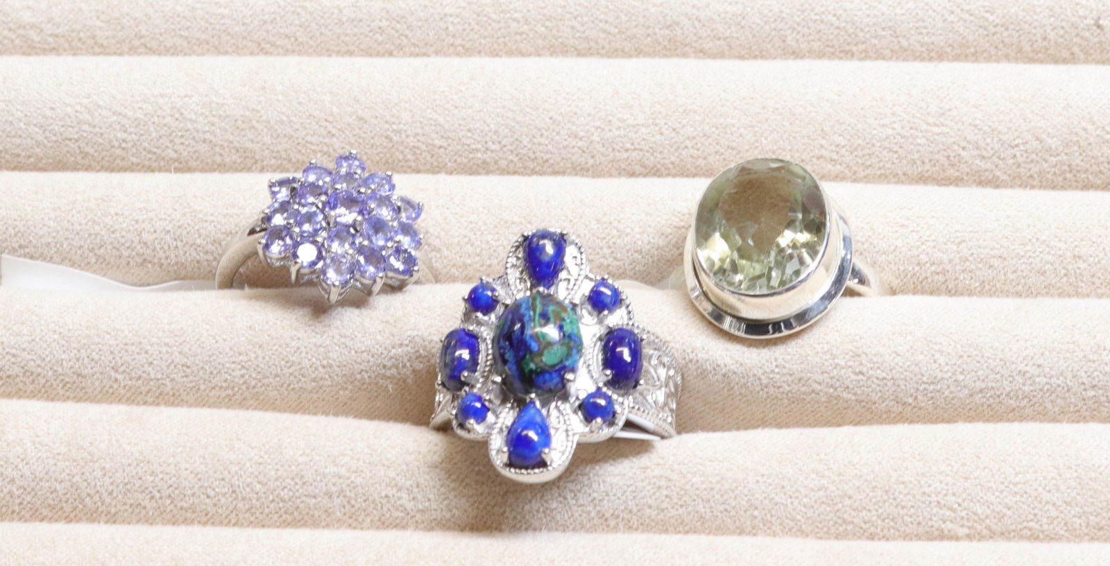 GROUP LOT OF CONTEMPORARY JEWELRY (1 of 2)