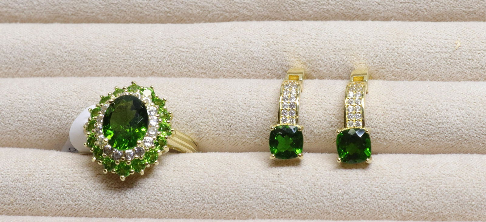 GROUP LOT OF CONTEMPORARY JEWELRY (1 of 2)