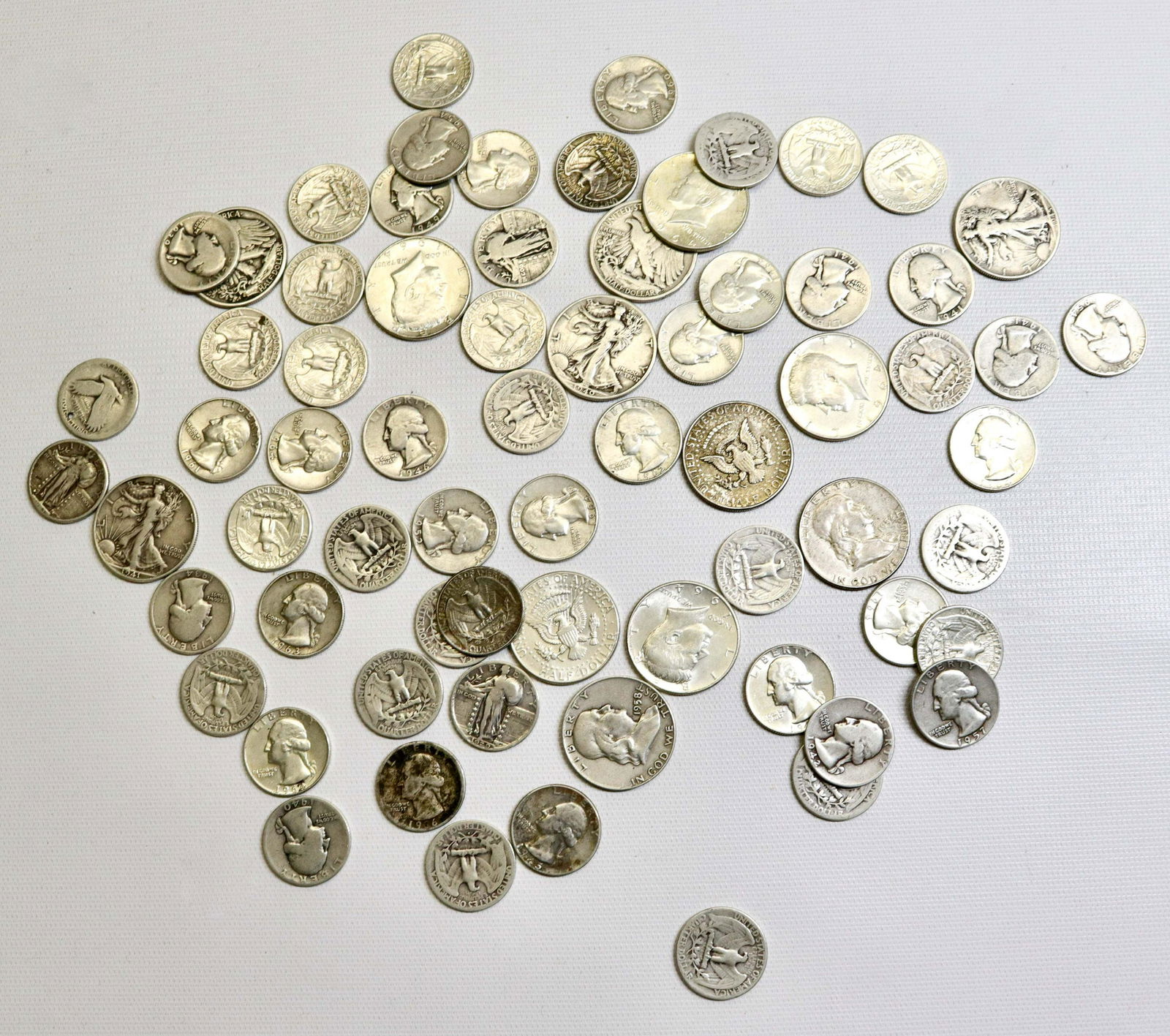 GROUP LOT OF SILVER COINS (1 of 5)
