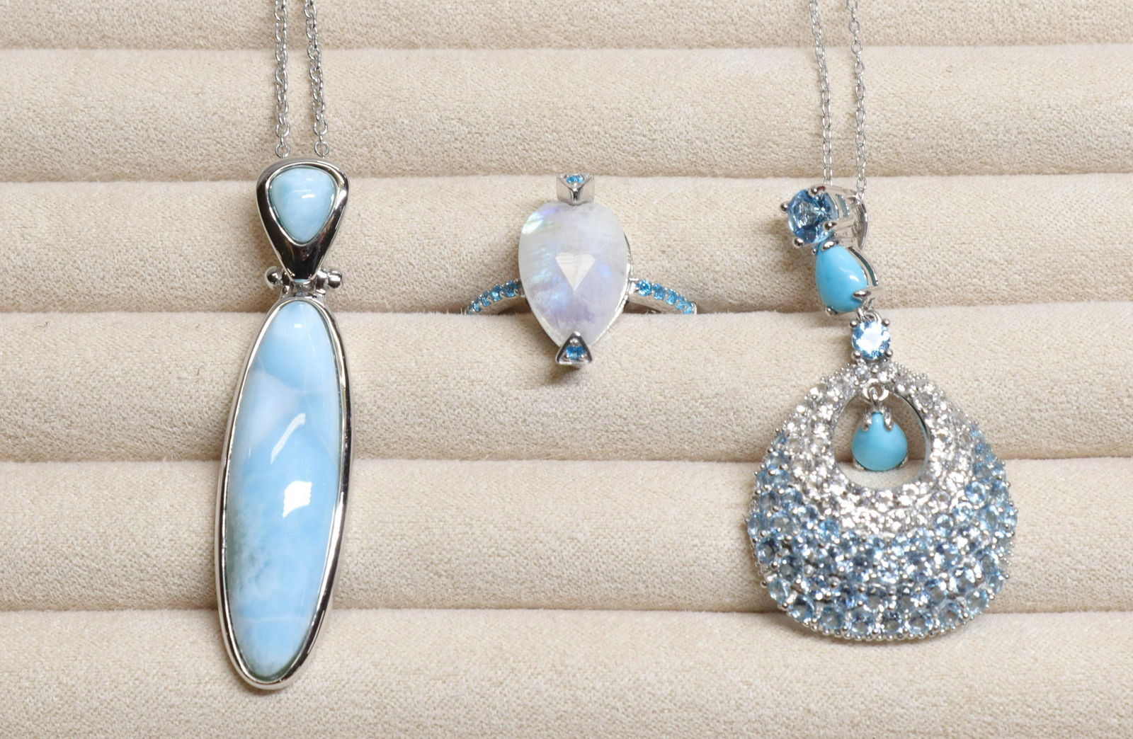 GROUP LOT OF CONTEMPORARY JEWELRY (1 of 3)