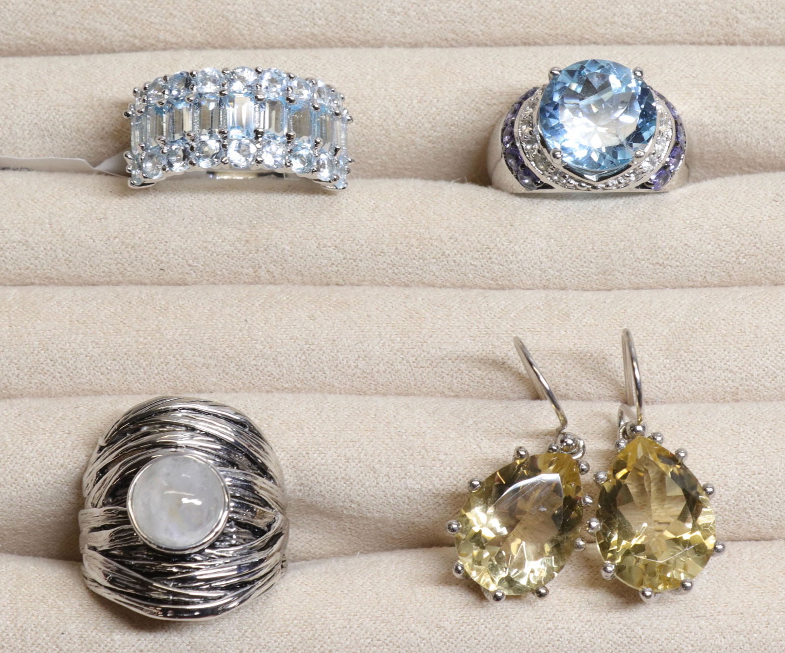 GROUP LOT OF CONTEMPORARY JEWELRY (1 of 3)