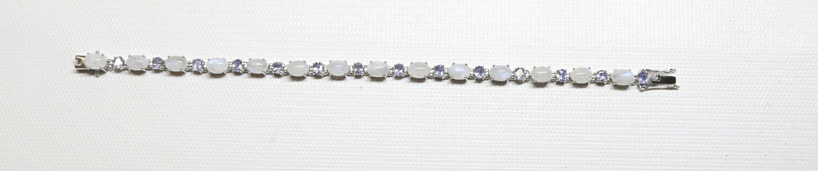 GROUP LOT OF CONTEMPORARY JEWELRY (1 of 3)