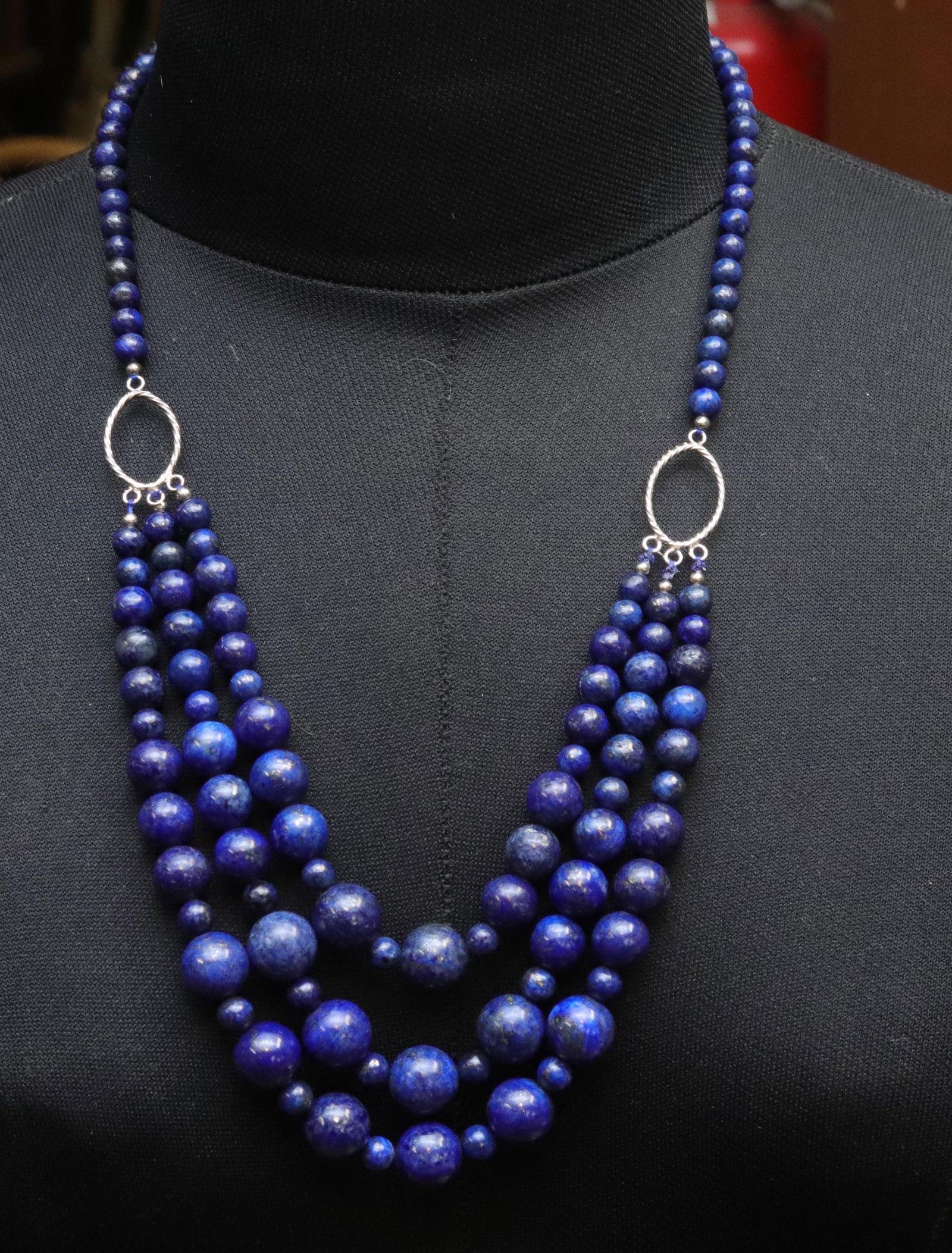 GROUP LOT OF CONTEMPORARY JEWELRY (1 of 3)