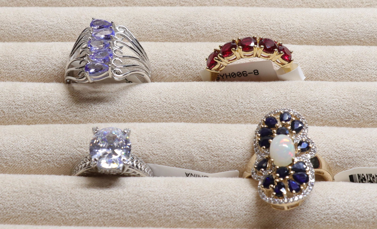 GROUP LOT OF CONTEMPORARY JEWELRY (1 of 2)