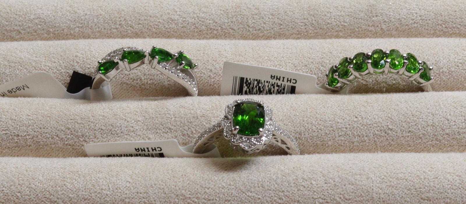 GROUP LOT OF CONTEMPORARY JEWELRY (1 of 2)