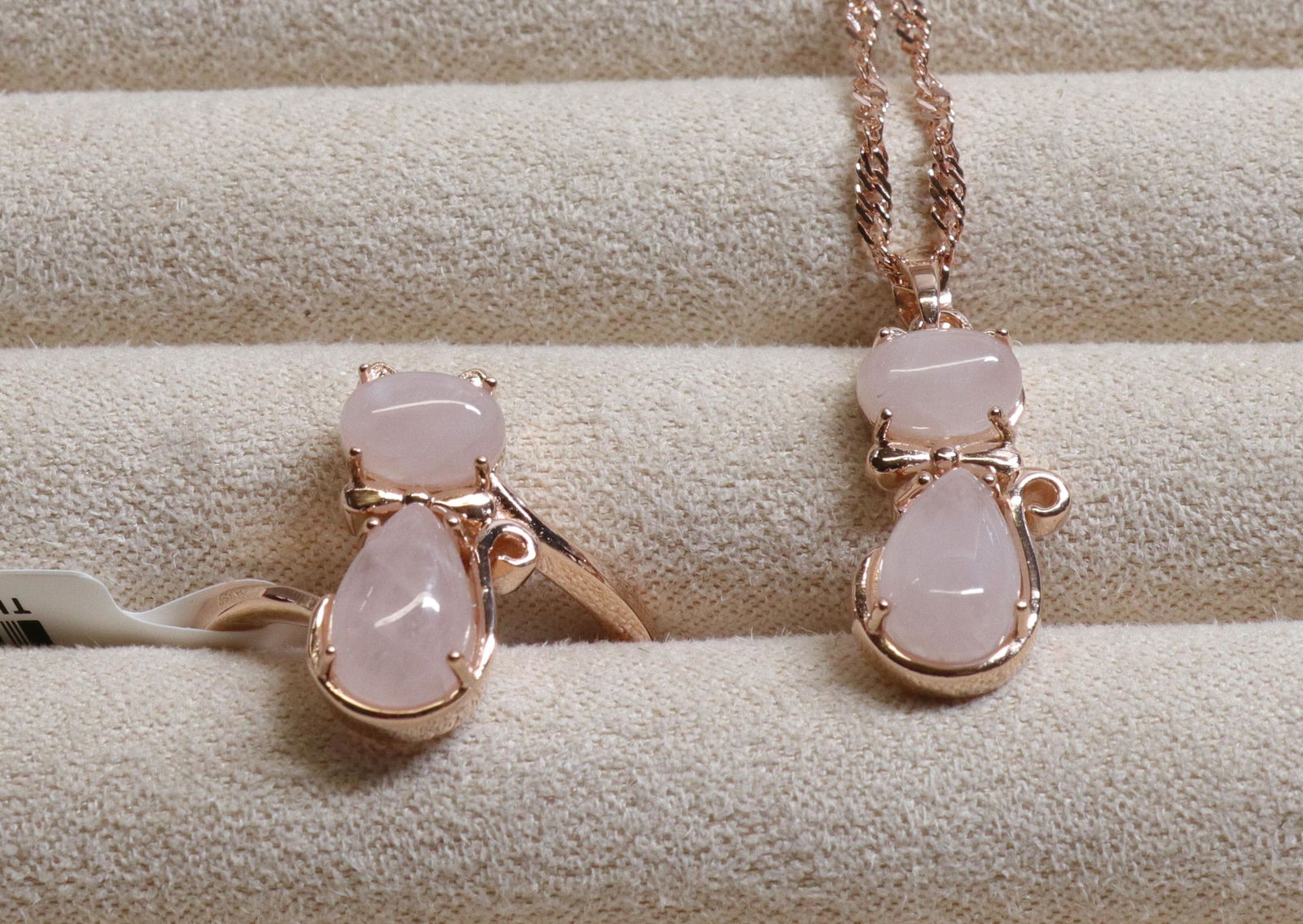 GROUP LOT OF CONTEMPORARY JEWELRY (1 of 2)