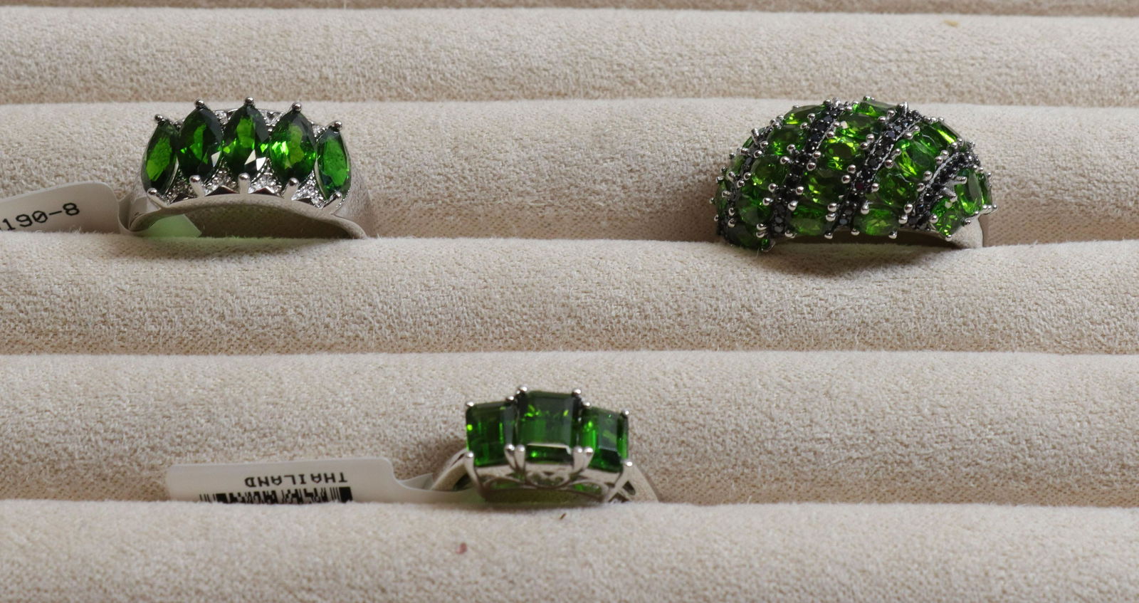 GROUP LOT OF CONTEMPORARY JEWELRY (1 of 2)