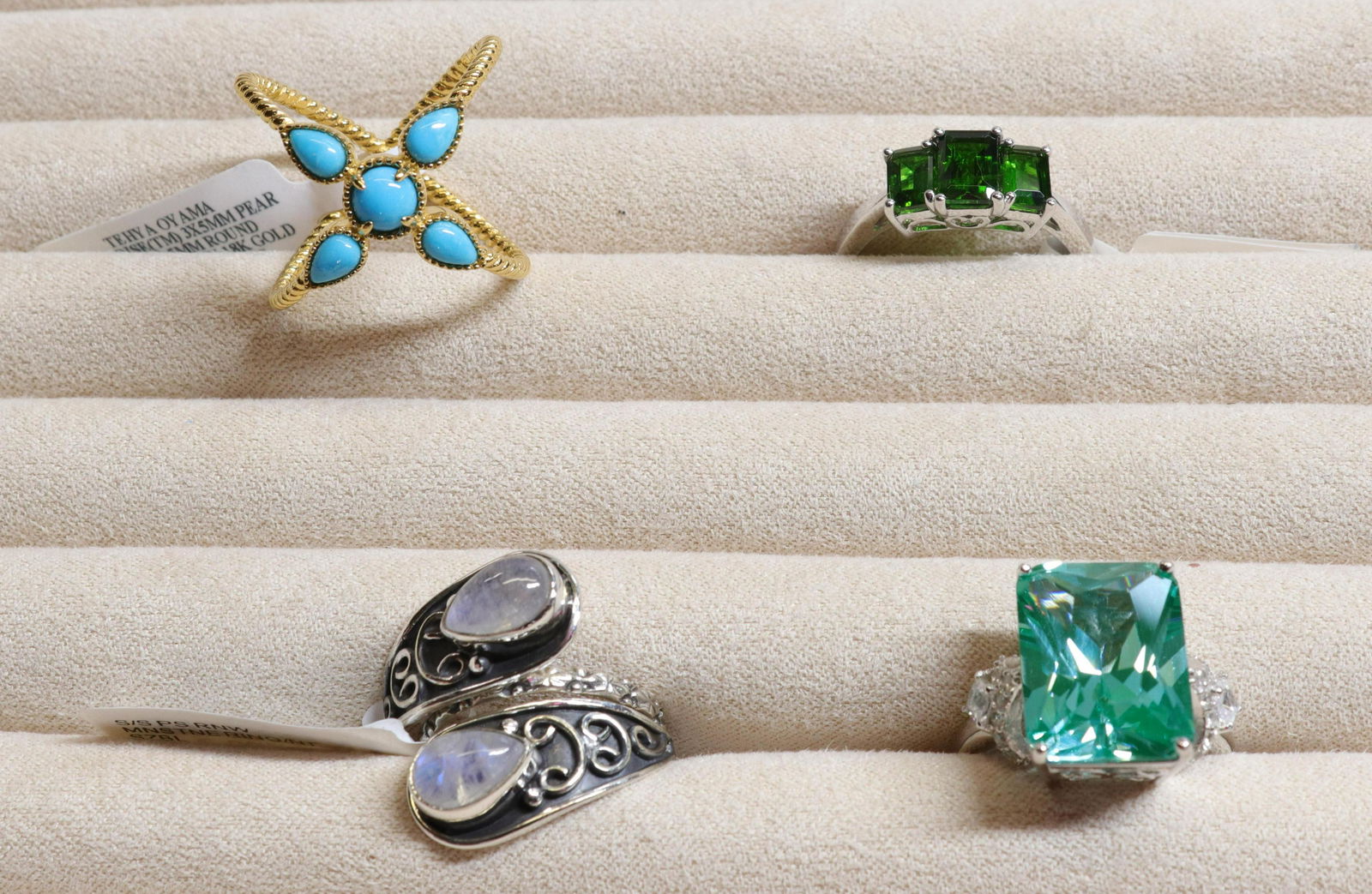 GROUP LOT OF CONTEMPORARY JEWELRY (1 of 4)