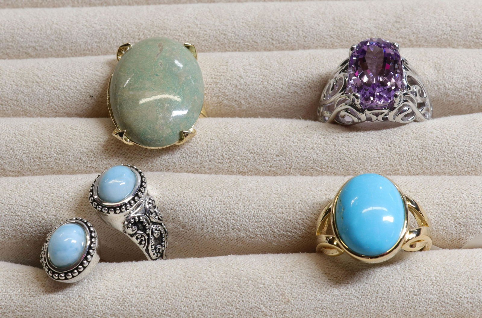 GROUP LOT OF CONTEMPORARY JEWELRY (1 of 3)