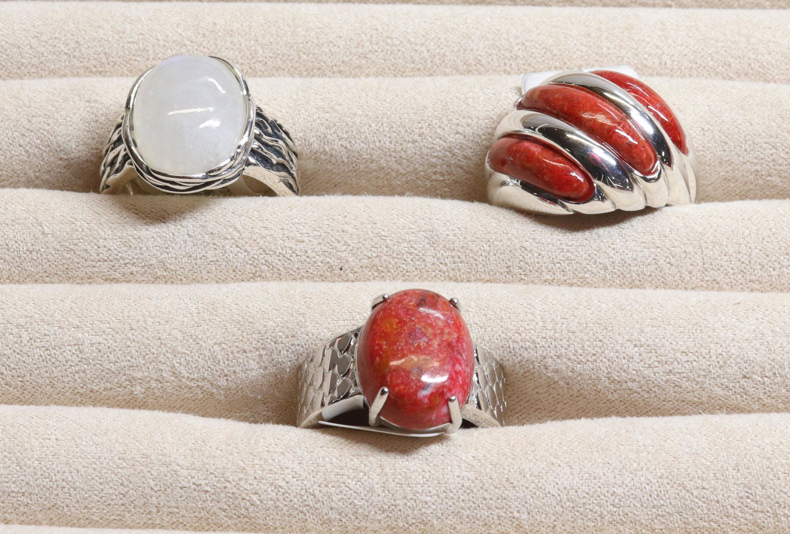 GROUP LOT OF CONTEMPORARY JEWELRY (1 of 2)