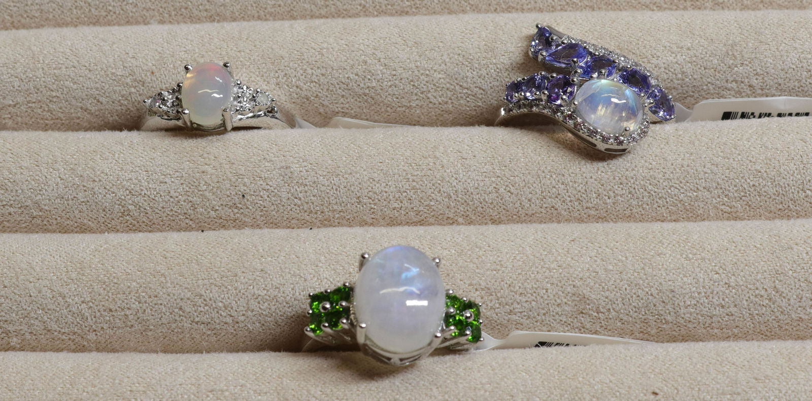 GROUP LOT OF CONTEMPORARY JEWELRY (1 of 2)