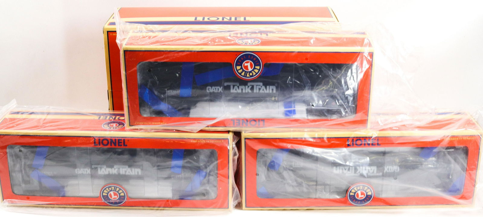 LIONEL TRAIN SET IN BOX (1 of 2)
